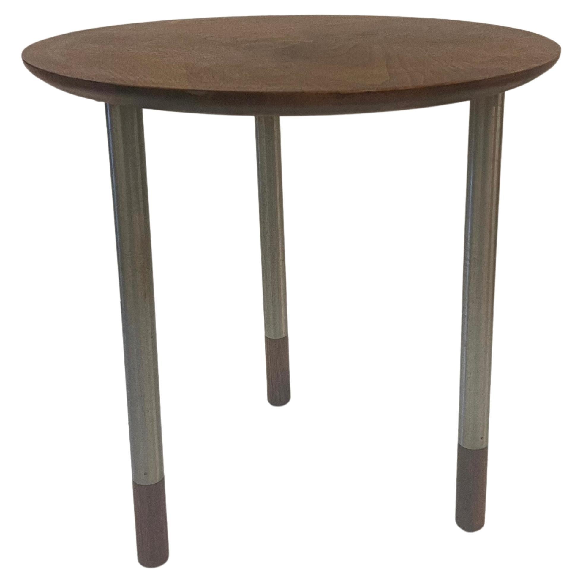20th Century American Mid Century Rare 3 Legged Cocktail End Table  For Sale