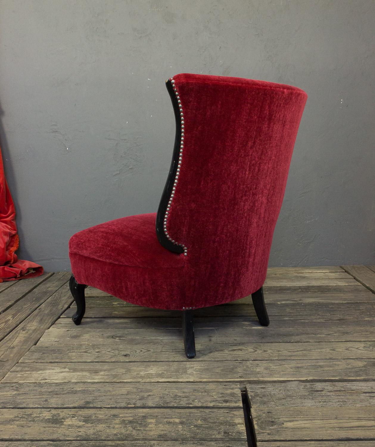 American Mid-Century Scrolled Leg Slipper Chair For Sale 3