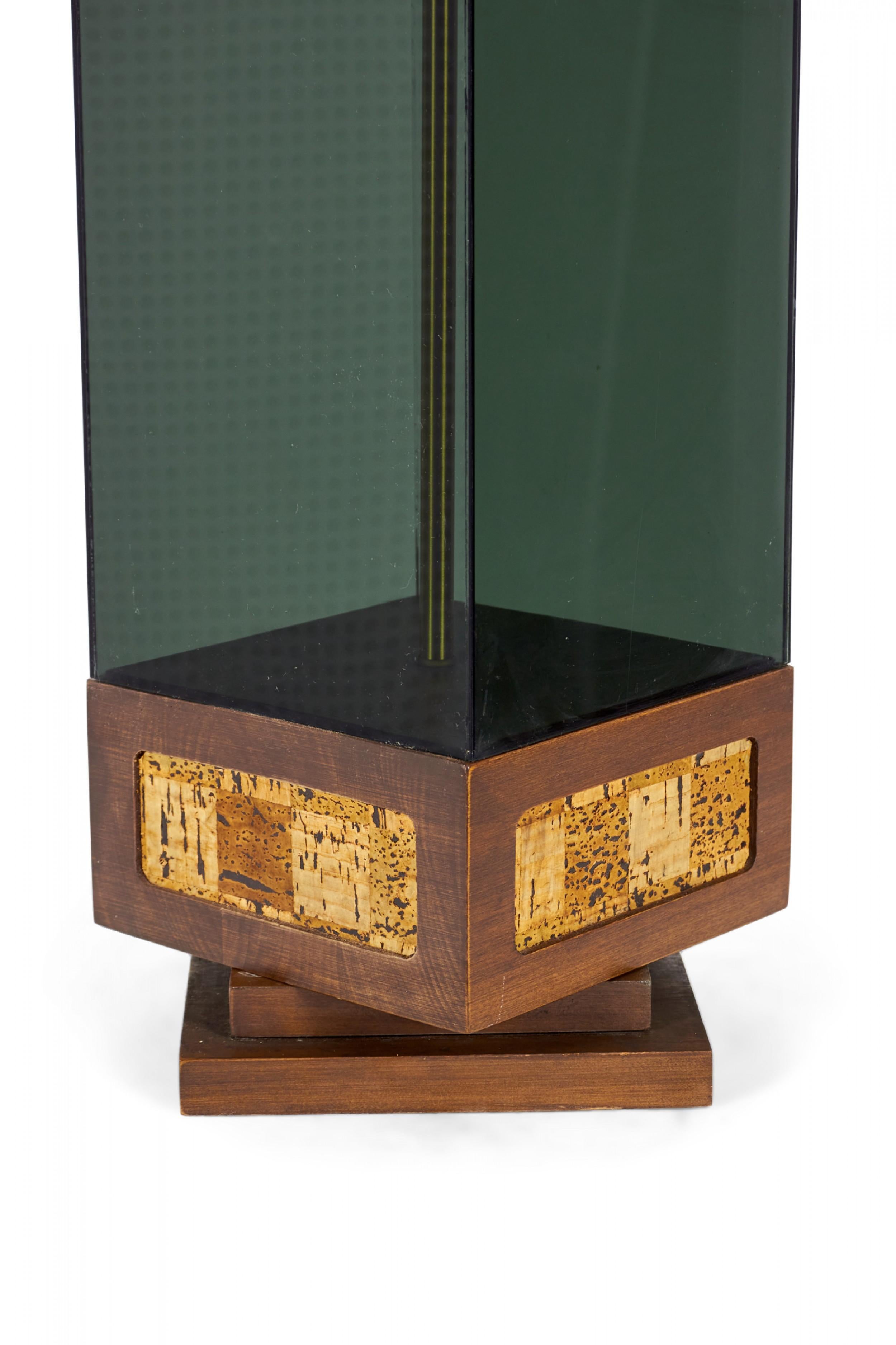 Lampe de table américaine du milieu du siècle dernier en verre fumé et liège en vente 6