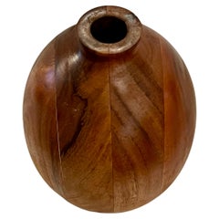 Vaso decorativo in noce massiccio della metà del secolo scorso con inserto in vetro