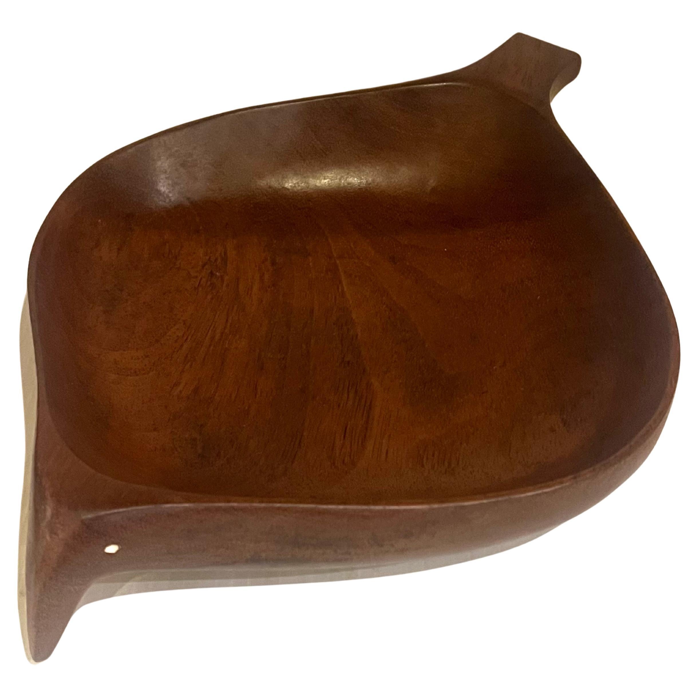 Amerikanische Mitte des Jahrhunderts massivem Nussbaum Rare Bird Dekorative Catch it all Bowl (amerikanisch) im Angebot