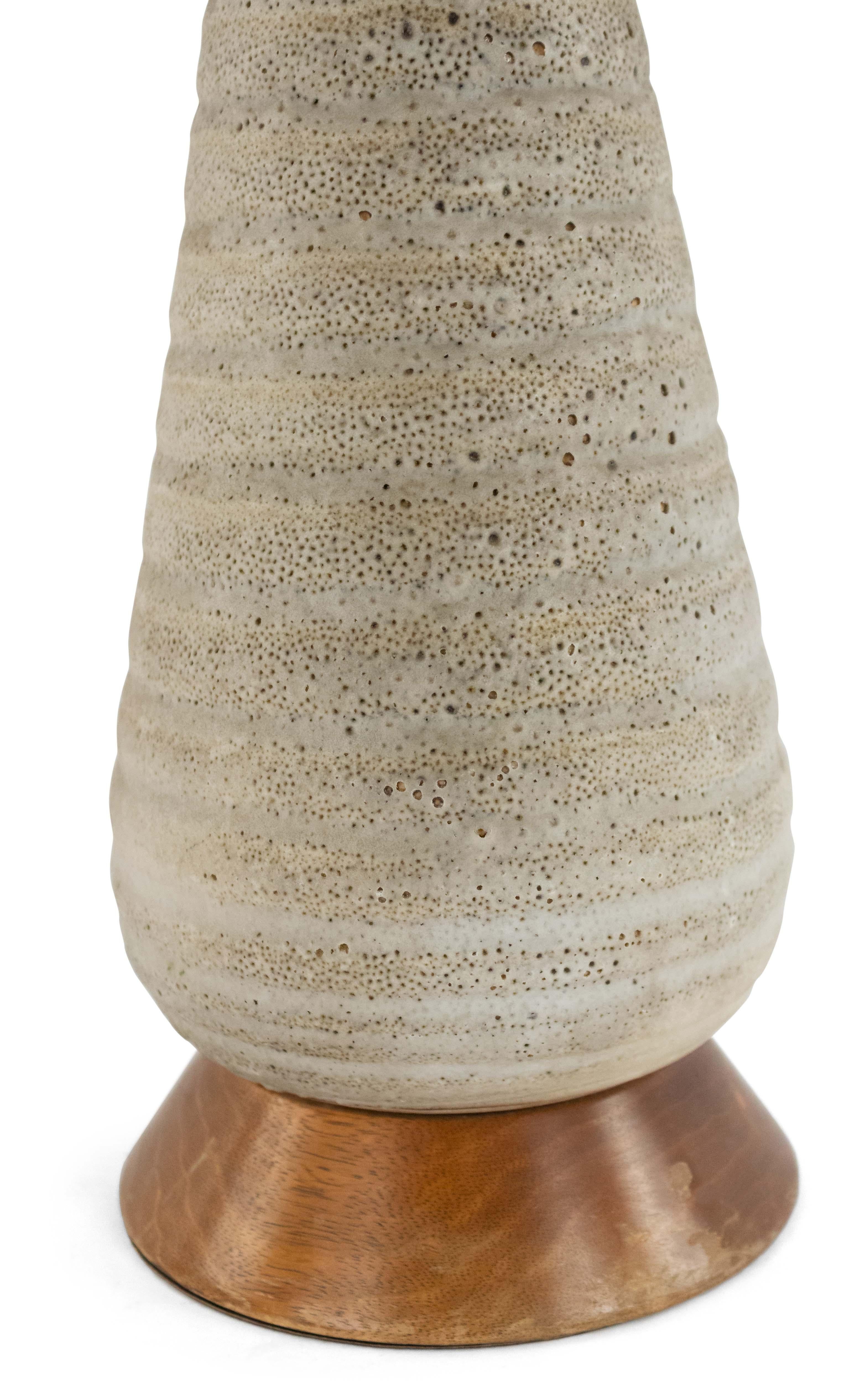American Mid-Century Stoneware Table Lamp In Good Condition For Sale In New York, NY