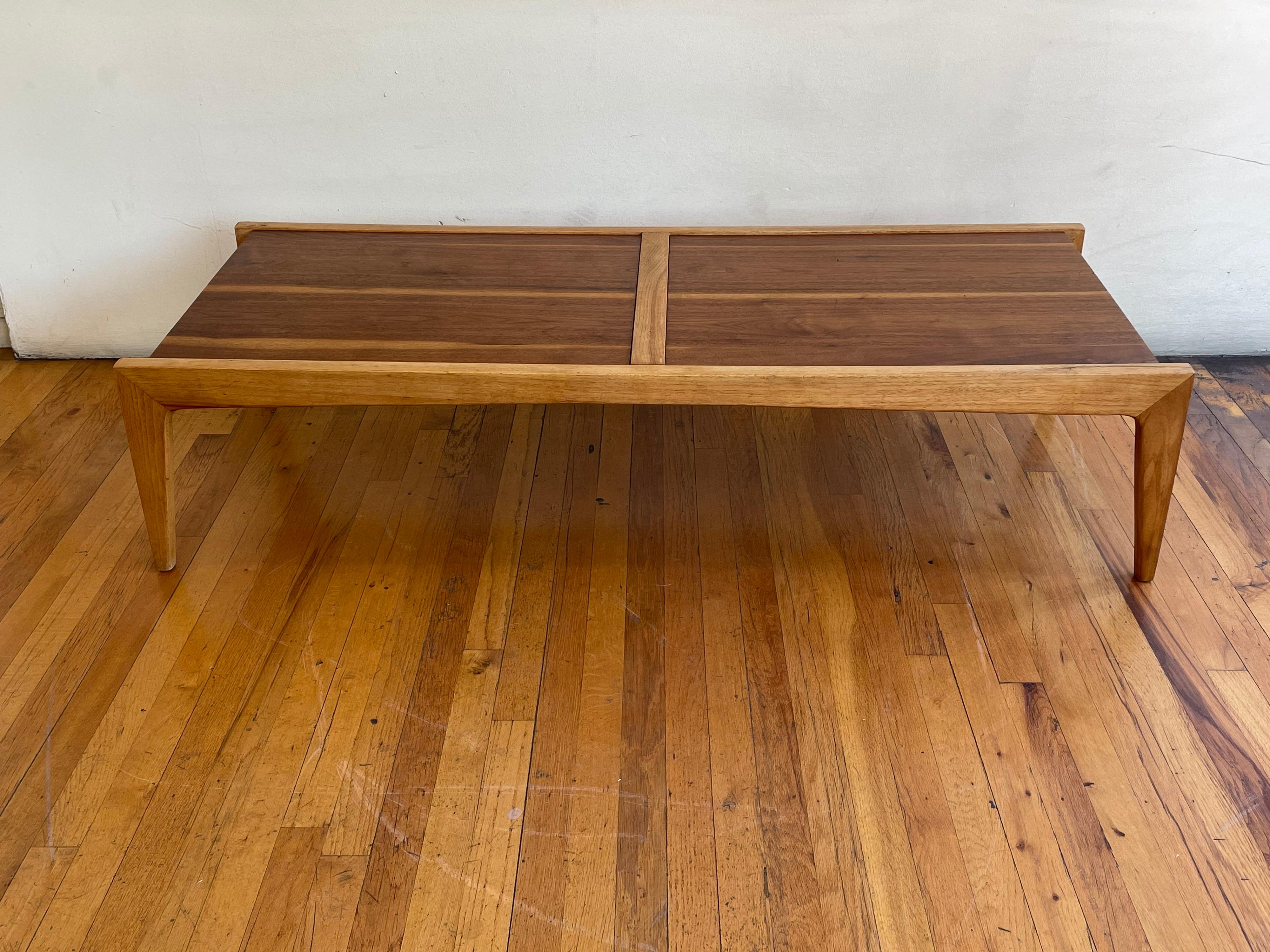 American Mid Century Walnut & Birch Coffee Table by Drexel In Excellent Condition In San Diego, CA
