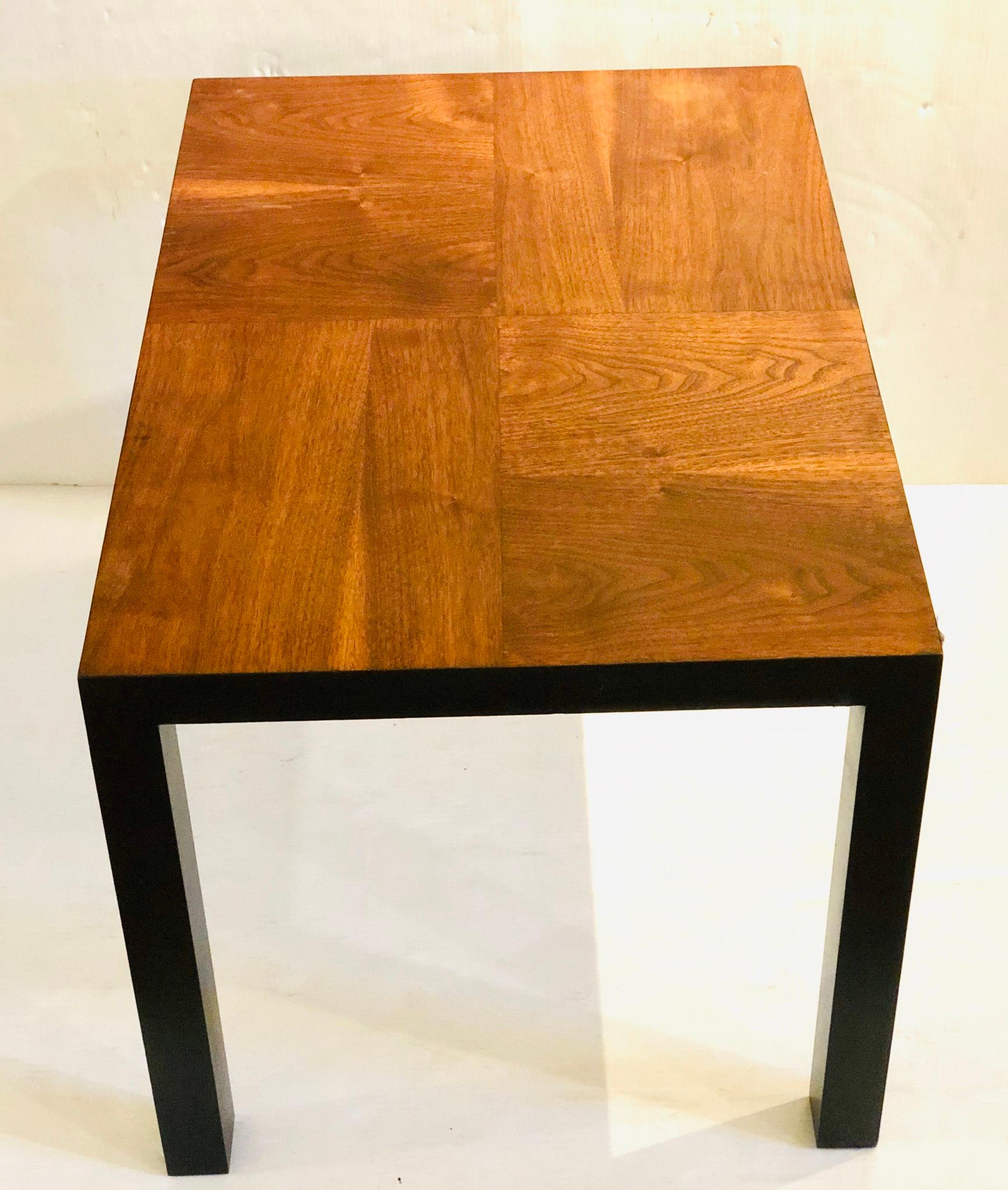 American Midcentury Walnut and Black Lacquer End Cocktail Table In Excellent Condition For Sale In San Diego, CA