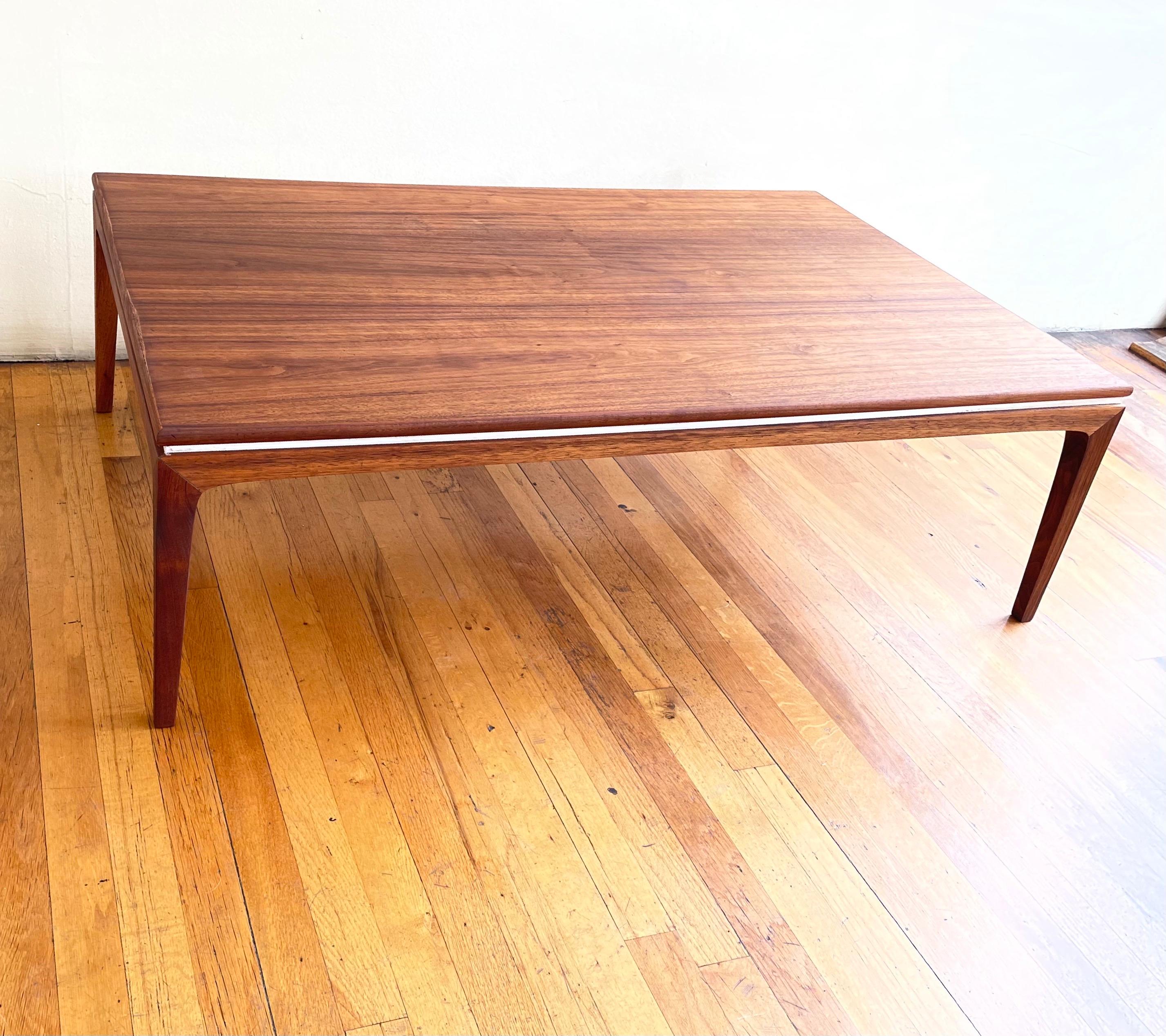 American Mid Century Walnut Coffee Table In Good Condition In San Diego, CA