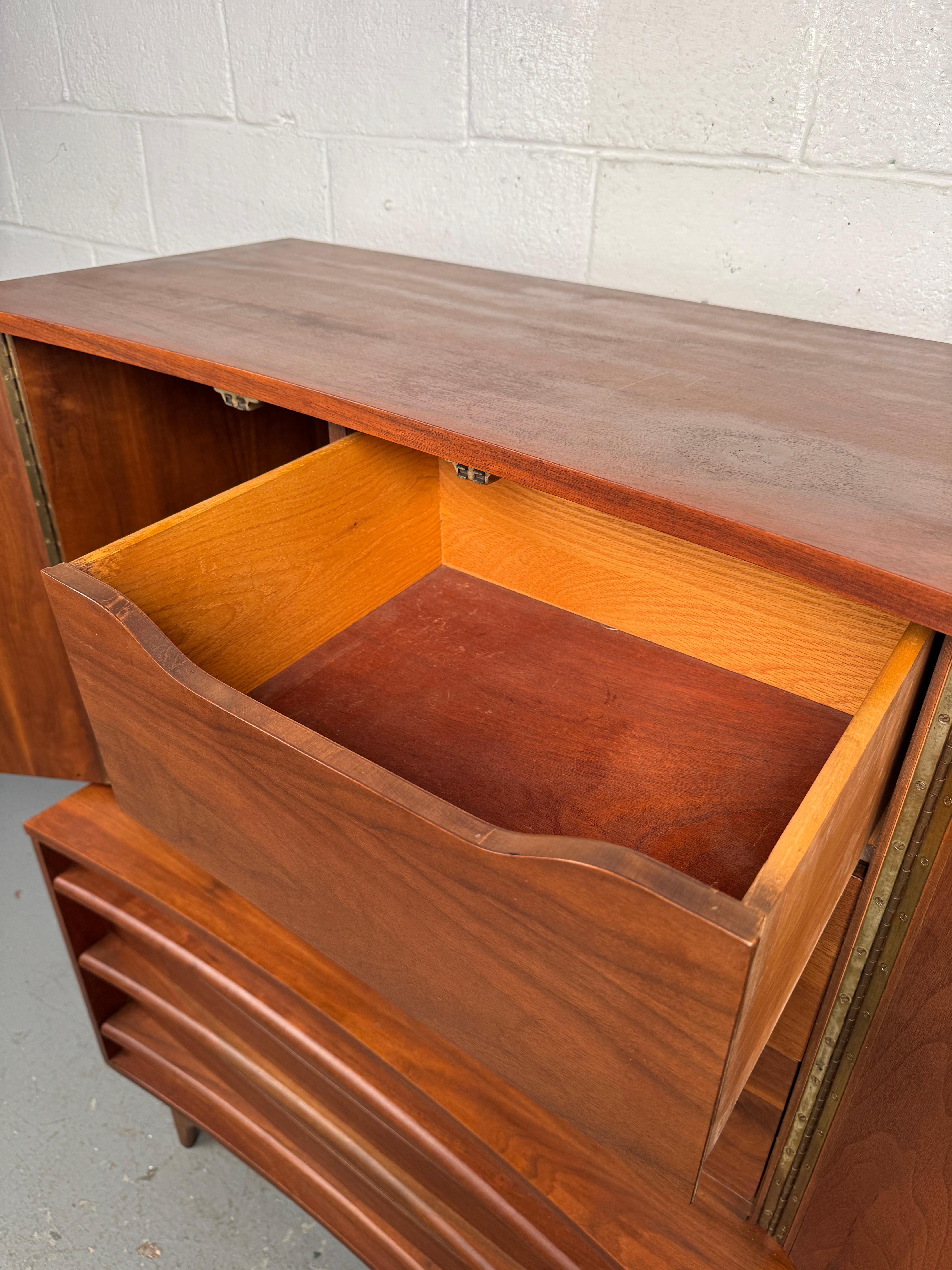 American Mid-Century Walnut Highboy by Young Manufacturing For Sale 7