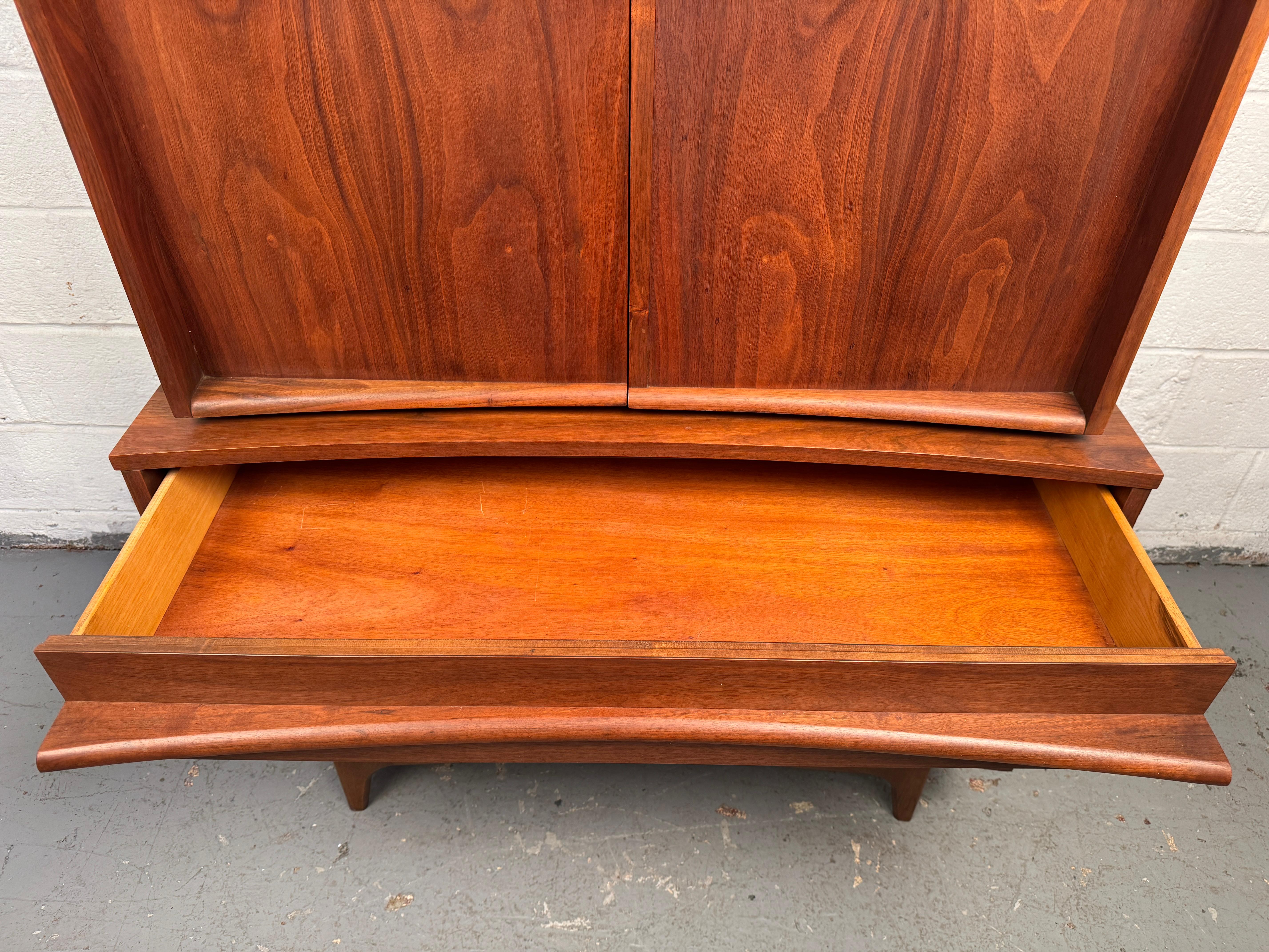 American Mid-Century Walnut Highboy by Young Manufacturing For Sale 9