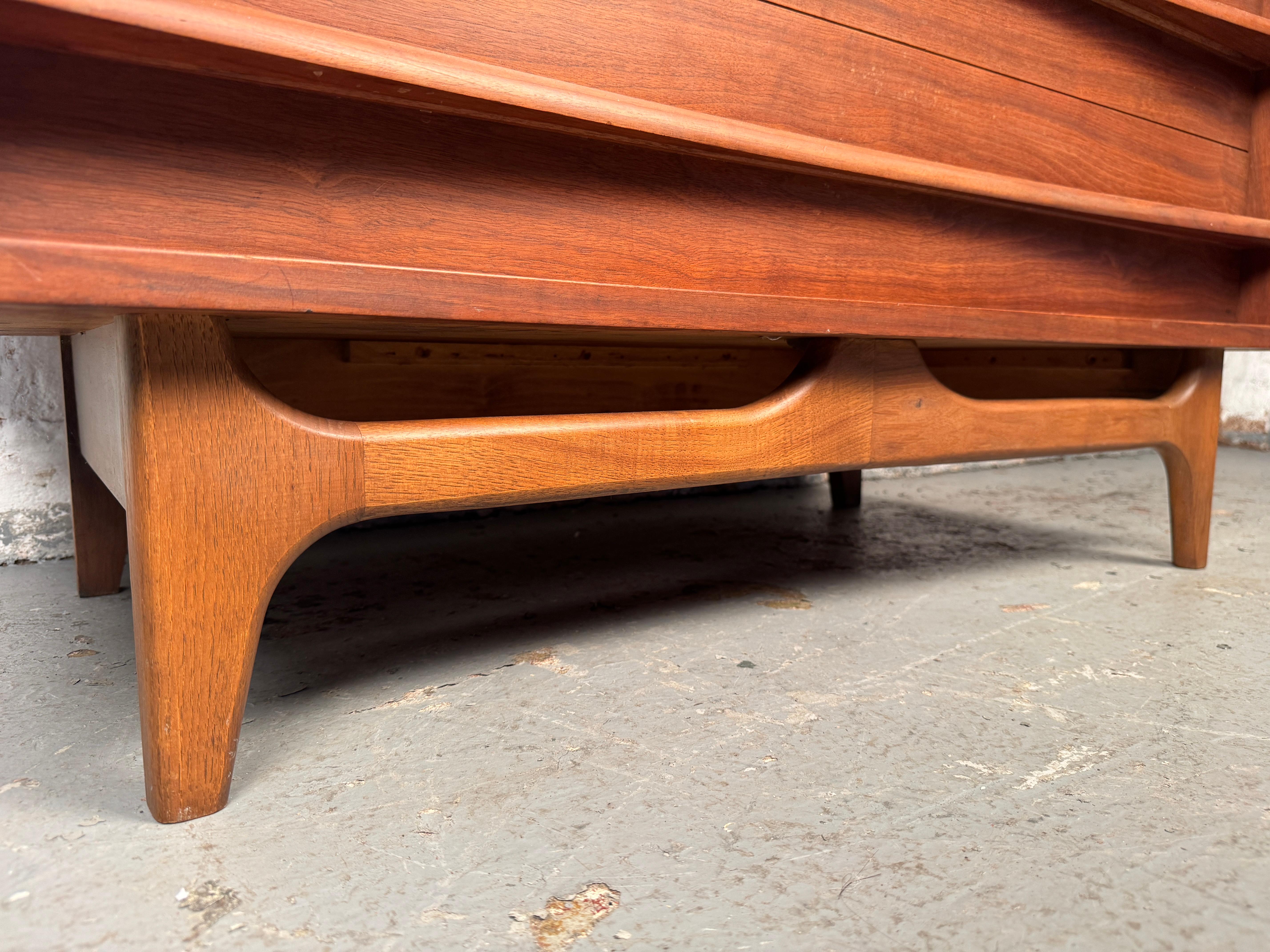 American Mid-Century Walnut Highboy by Young Manufacturing For Sale 10
