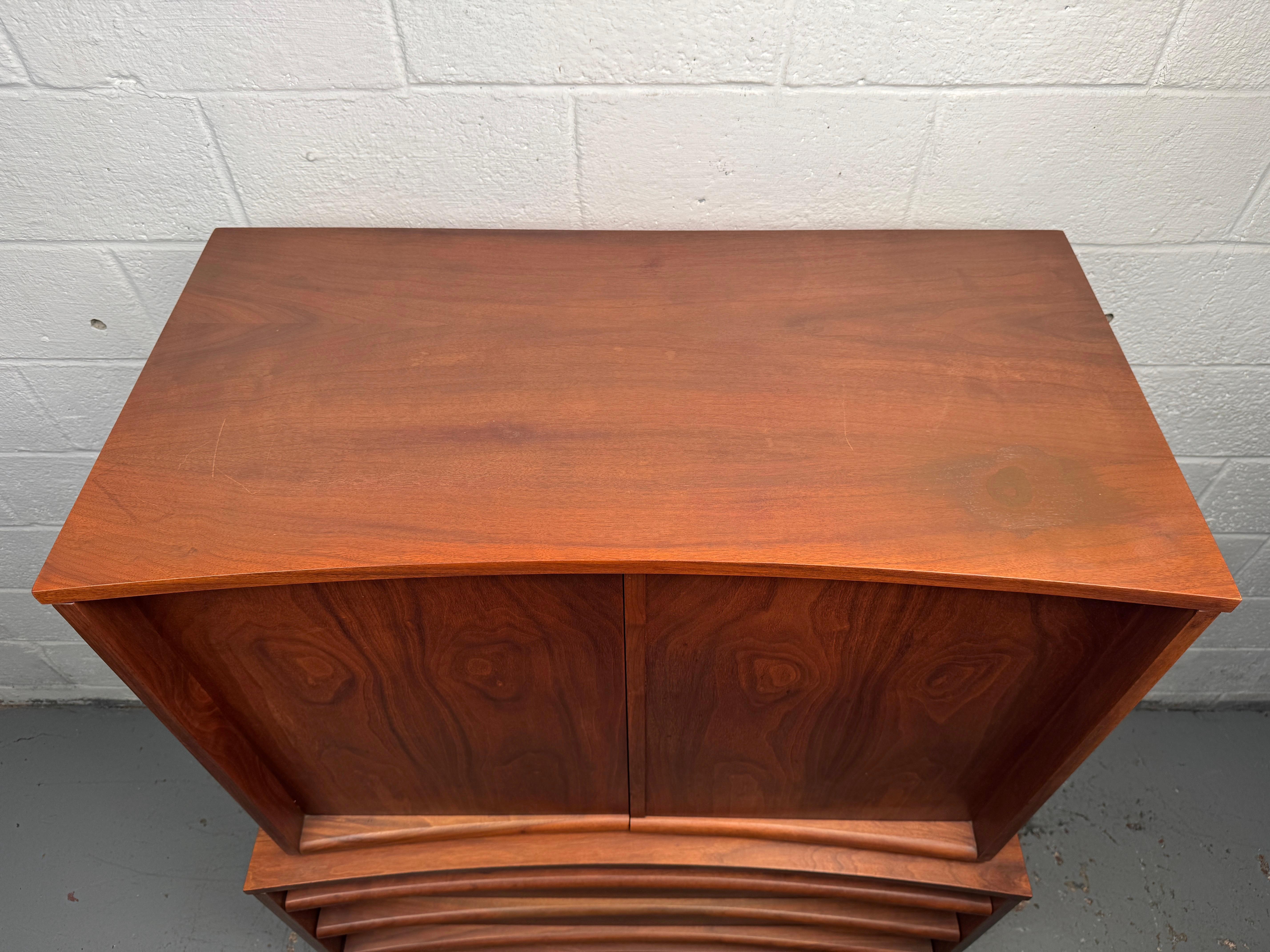 American Mid-Century Walnut Highboy by Young Manufacturing For Sale 1