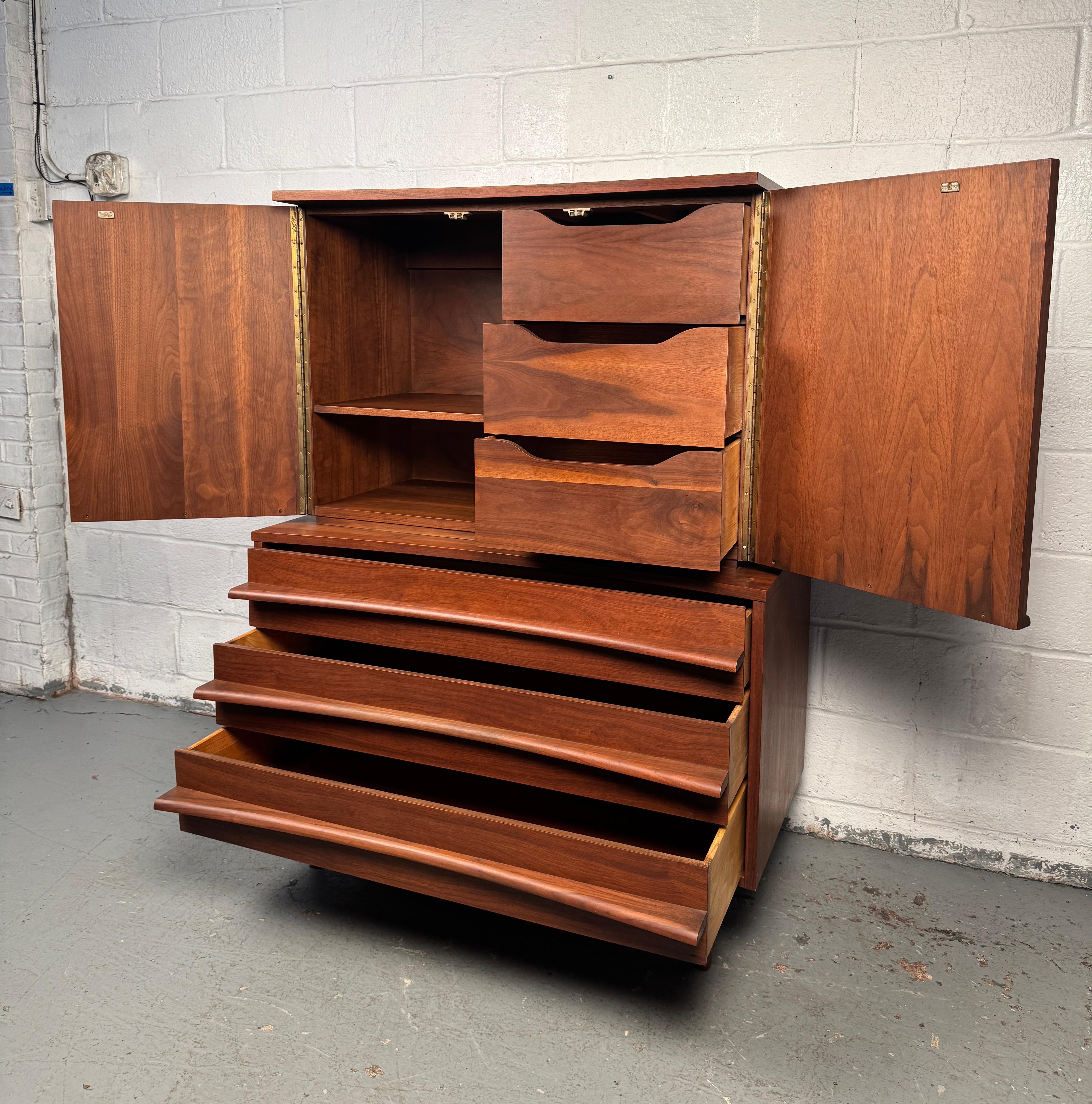 American Mid-Century Walnut Highboy by Young Manufacturing For Sale 2