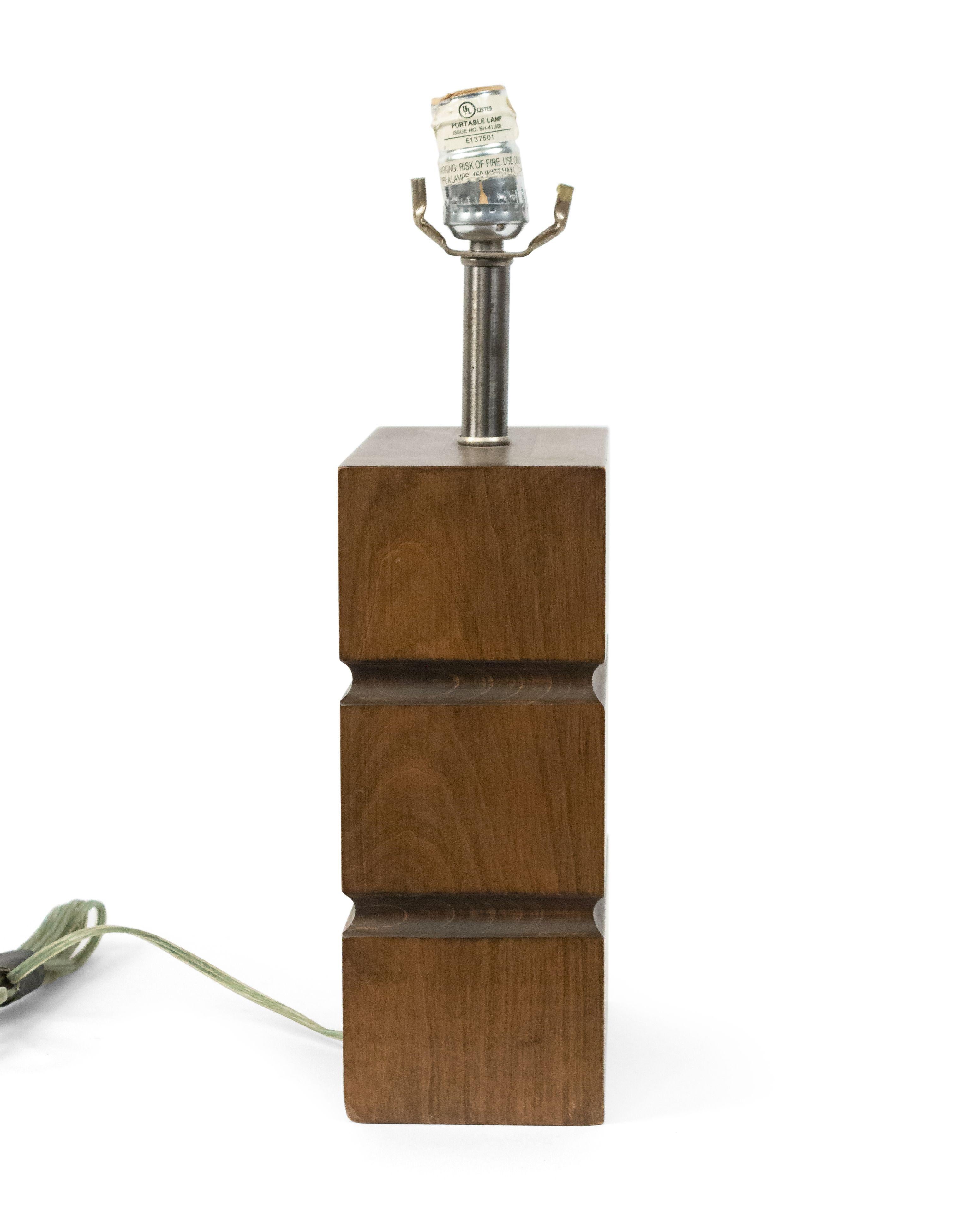 American Mid-Century Wood Block Table Lamp In Good Condition For Sale In New York, NY