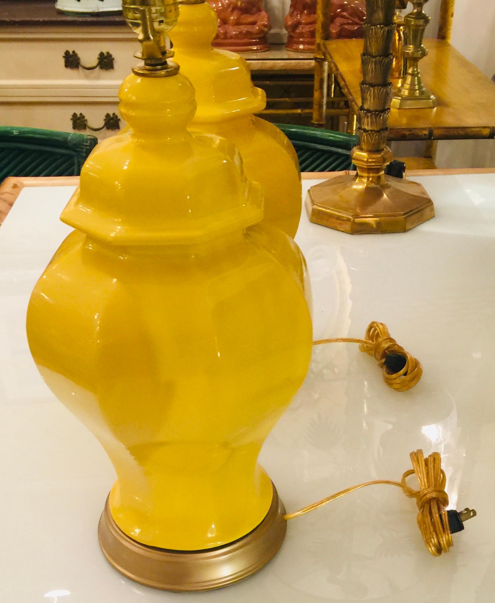 American Midcentury Yellow Temple Jar Lamps, 1950s-1960s In Good Condition In Southampton, NY