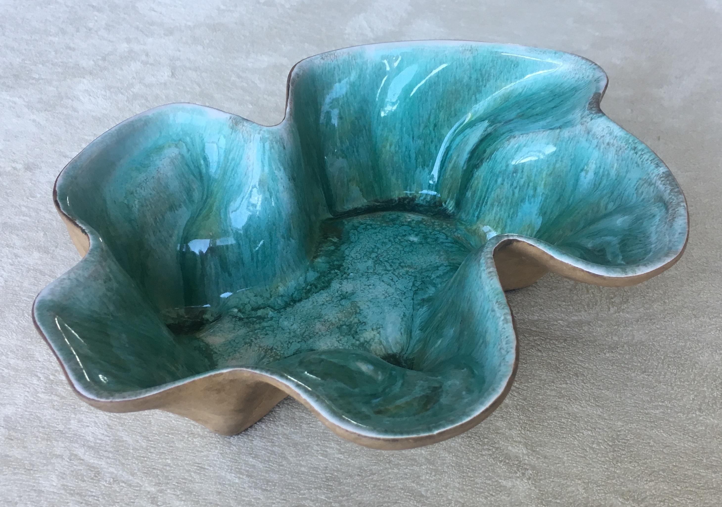 Stunning naturalistic pottery bowl by an American ceramics artist, Flora Eckert Hammat of Tulsa, Oklahoma. Vivid colors, original organic form. 

Signed Hammat original and numbered 326. This artist produced this remarkable bi-form pottery between