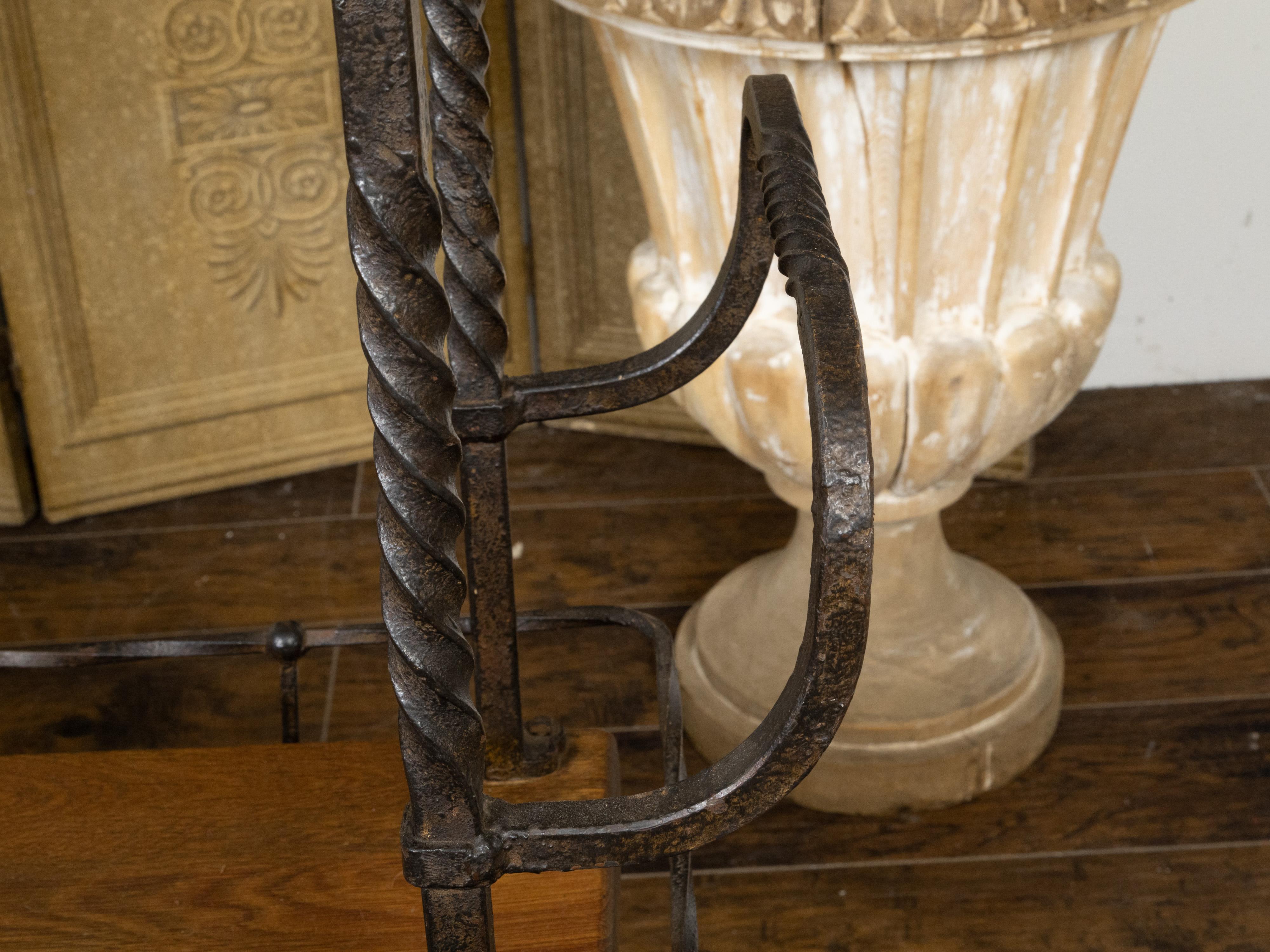 Zweistöckiger amerikanischer Regalschrank aus Metall und Holz aus der Mitte des Jahrhunderts mit gedrehten Motiven im Angebot 8