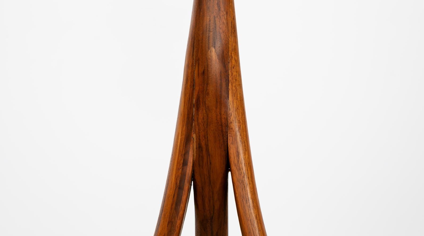 American Mid-Century Modern Pair of Floor Lamps in Walnut and Linen 10