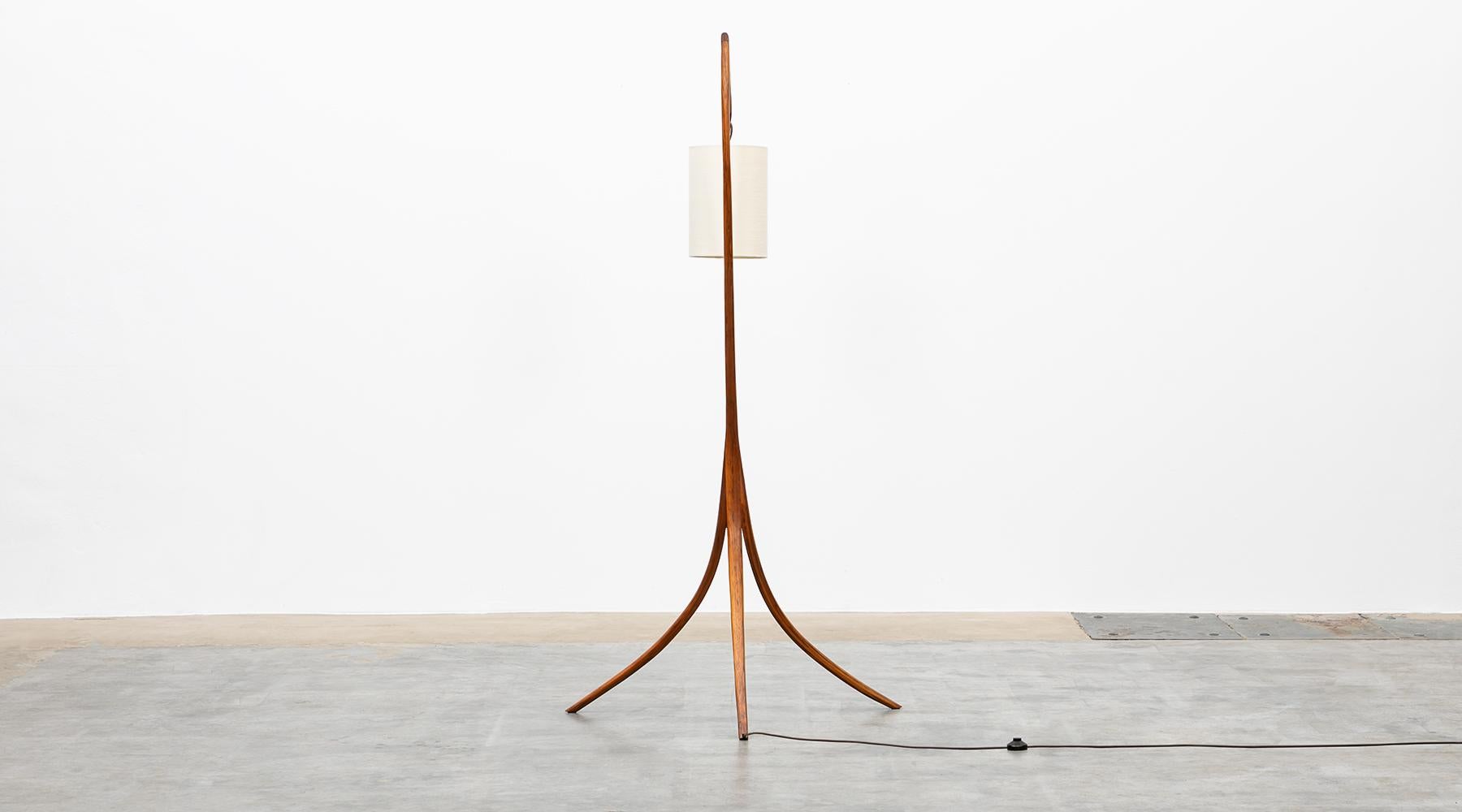American Mid-Century Modern Pair of Floor Lamps in Walnut and Linen 3