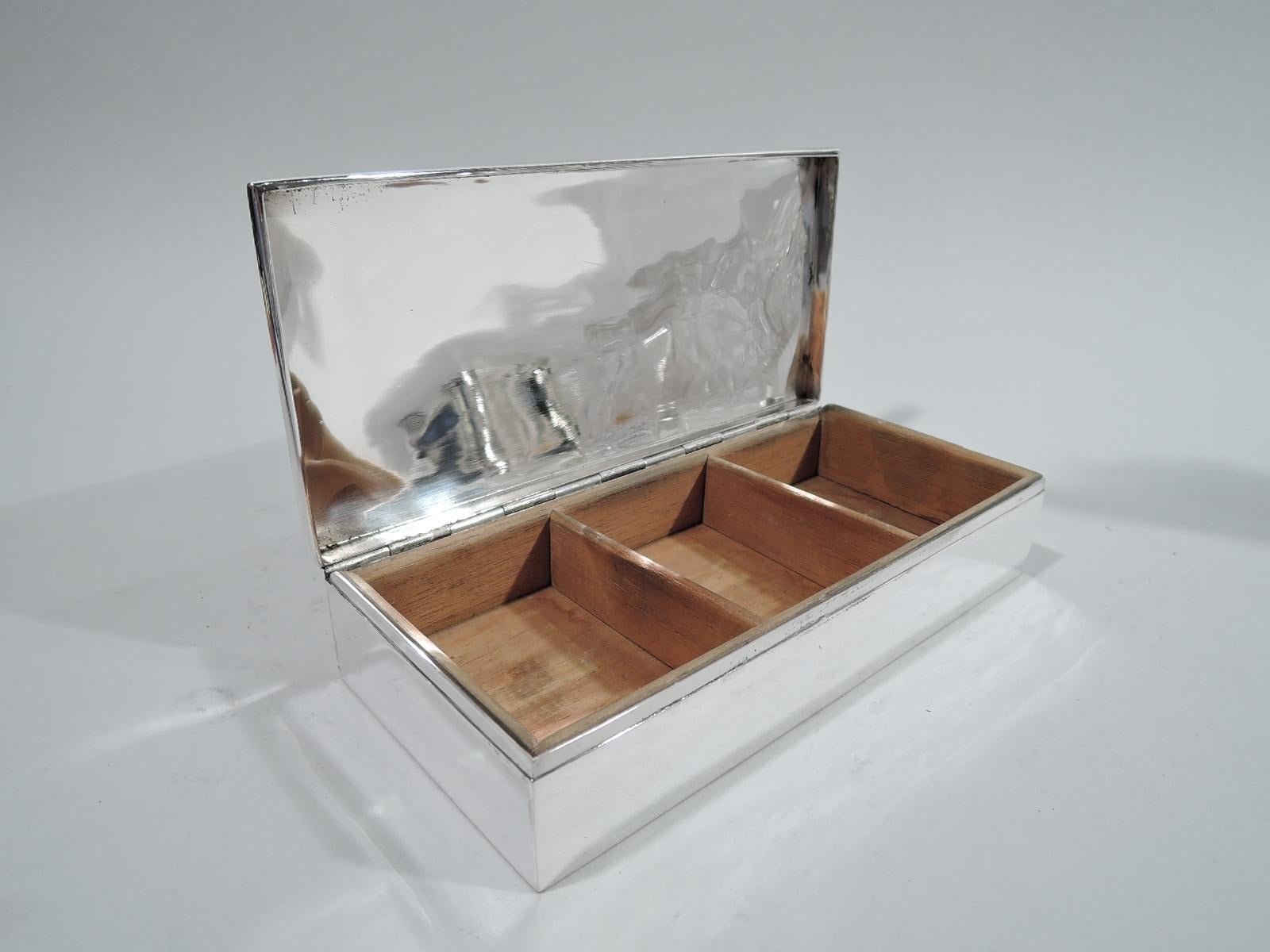 American Mid-Century Modern Sterling Silver Box In Excellent Condition In New York, NY