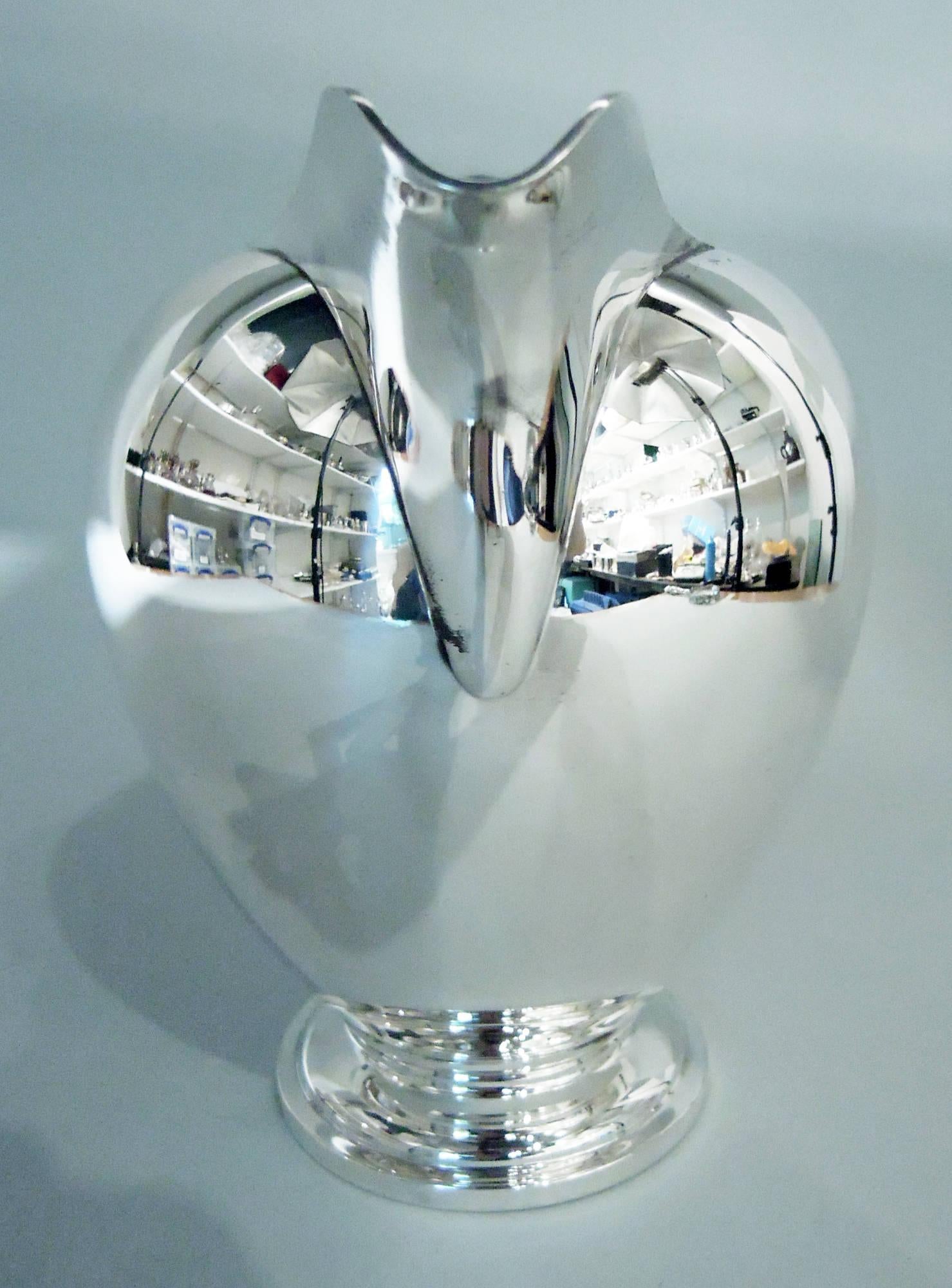 Mid-Century moderno Brocca d'acqua americana in argento massiccio della metà del secolo scorso in vendita