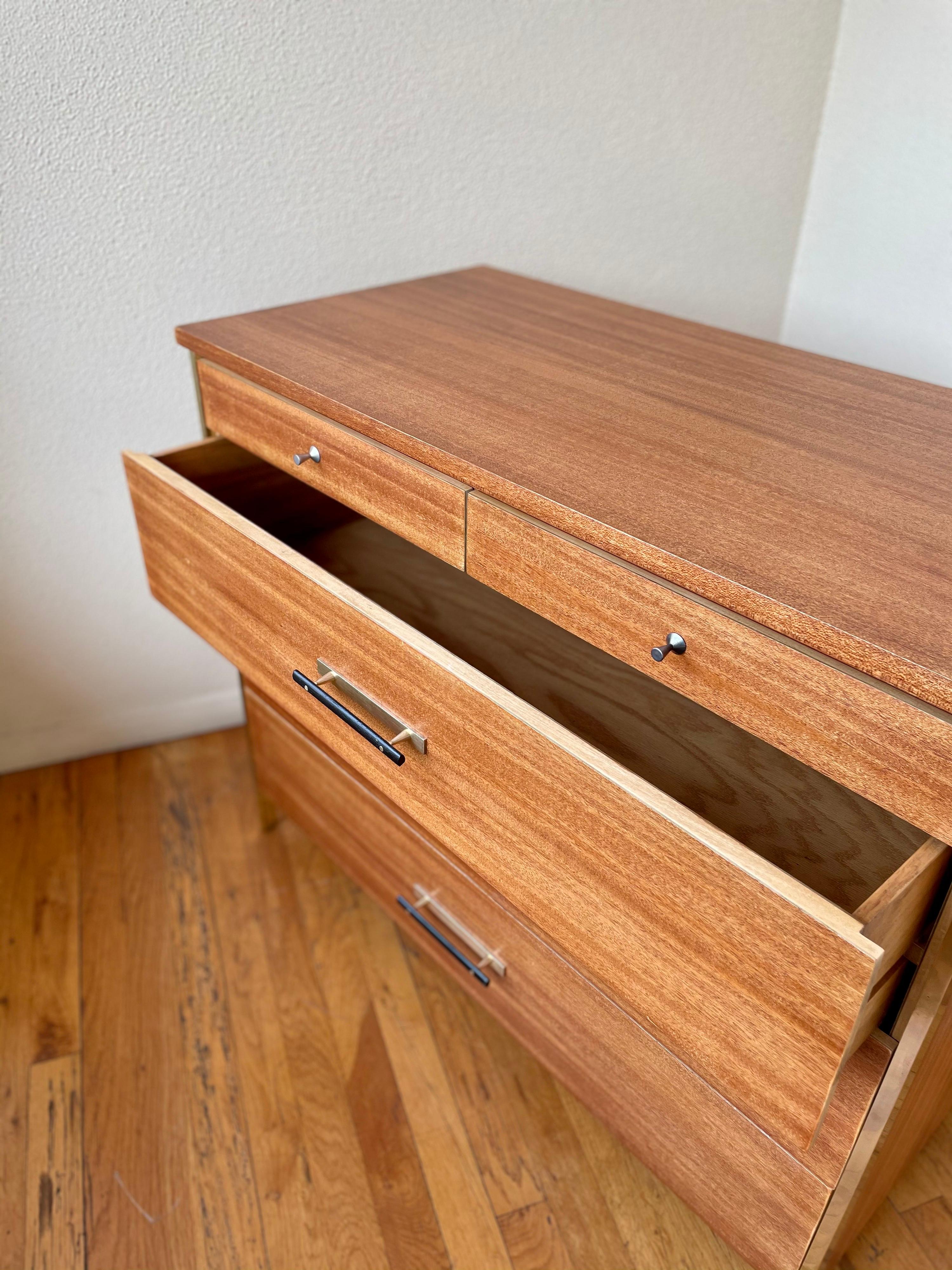 American Midcentury Pair of Dressers Designed by Paul McCobb for Calvin Group In Excellent Condition In San Diego, CA