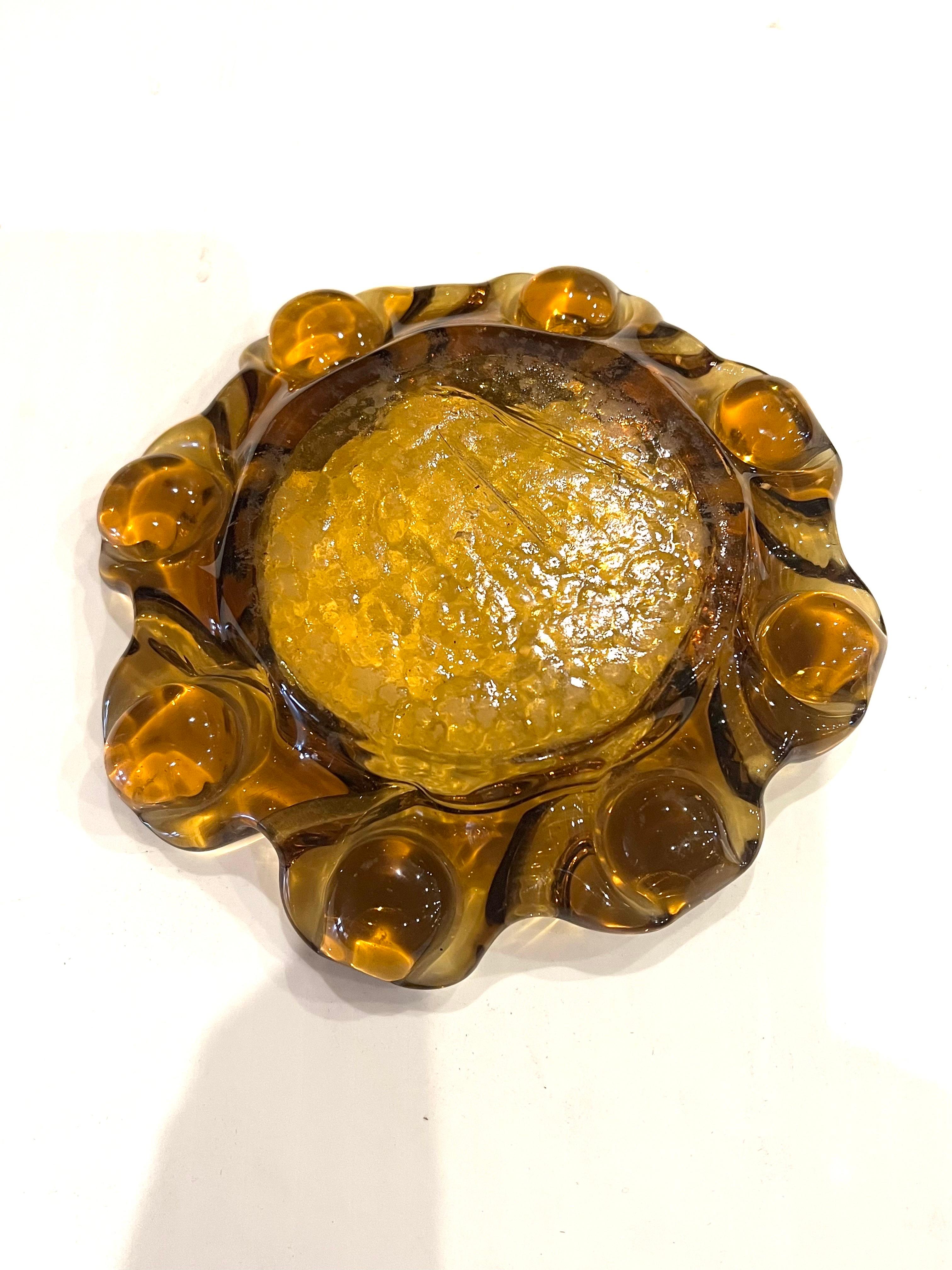 American Midcentury Textured Amber Glass Ashtray Brutalist In Excellent Condition For Sale In San Diego, CA