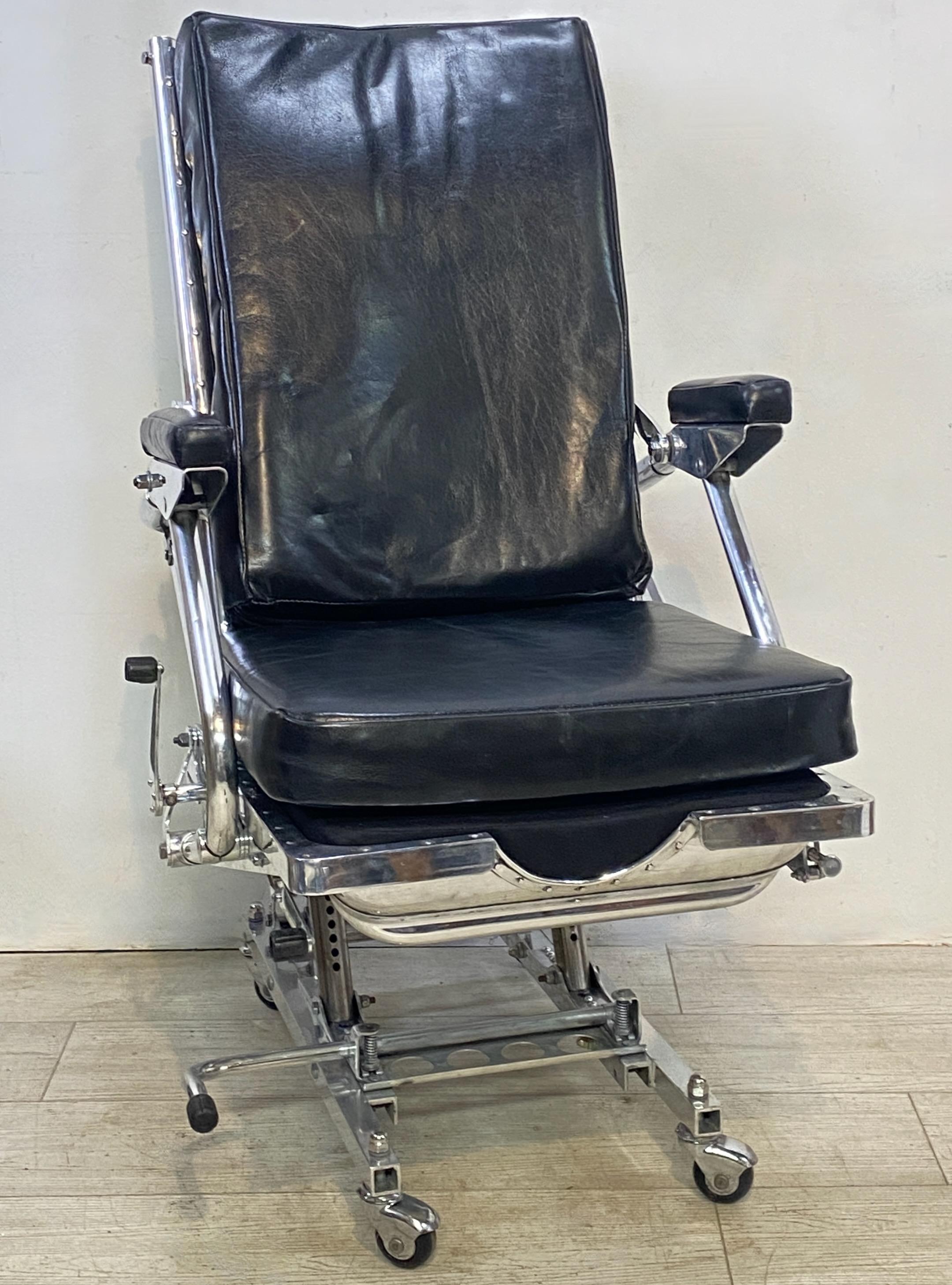 Sillón militar americano con asiento de avión, mediados del siglo XX Moderno en venta