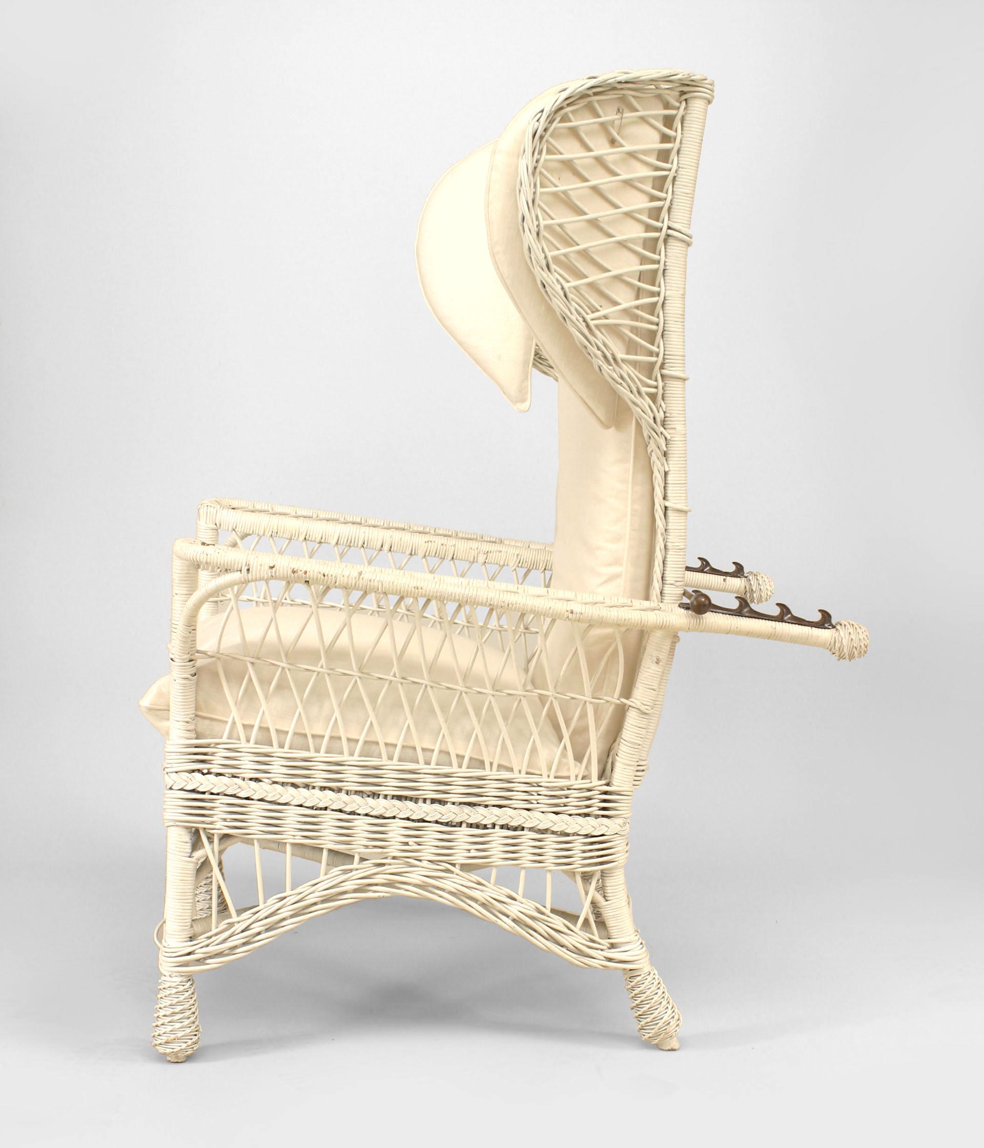 American Mission Wicker Morris Chair In Good Condition For Sale In New York, NY