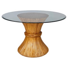 Mesa de comedor redonda moderna americana de bambú y cristal por McGuire, años 70
