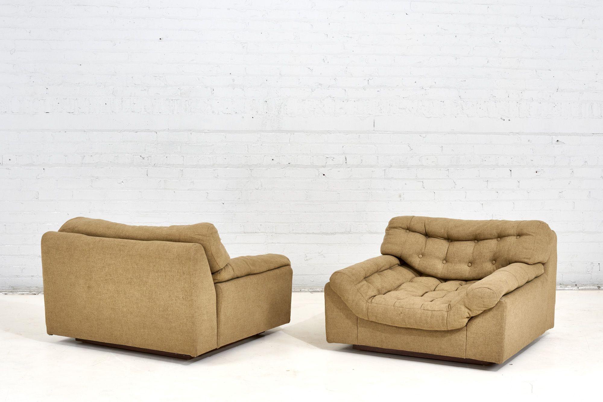 Mid-20th Century American Modern Biscuit Tufted Lounge Chairs with Walnut Plinth Base, 1960
