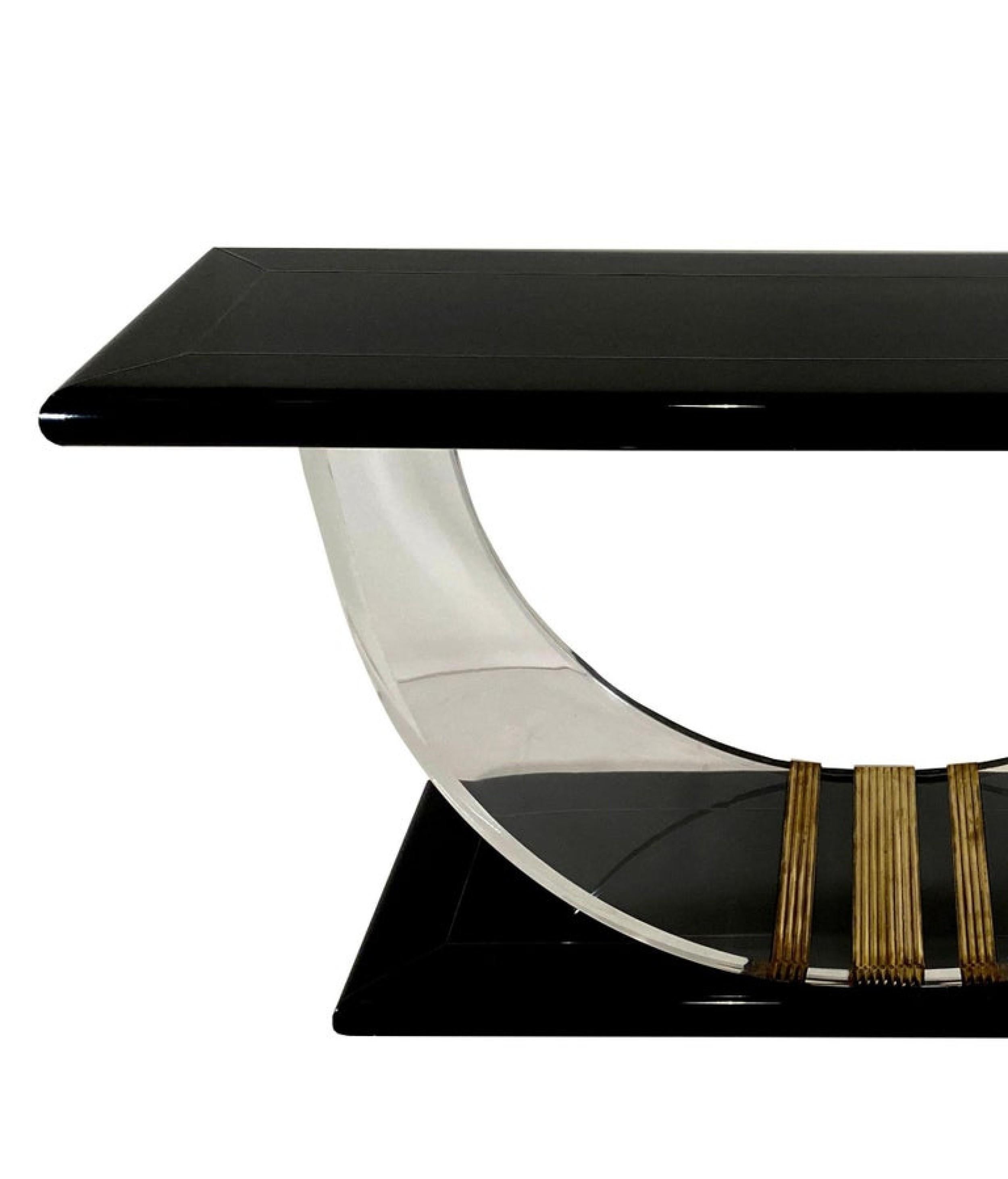 Mid-Century moderno Console moderna americana in lacca nera, lucite e bande d'ottone, collezione Rudolph in vendita