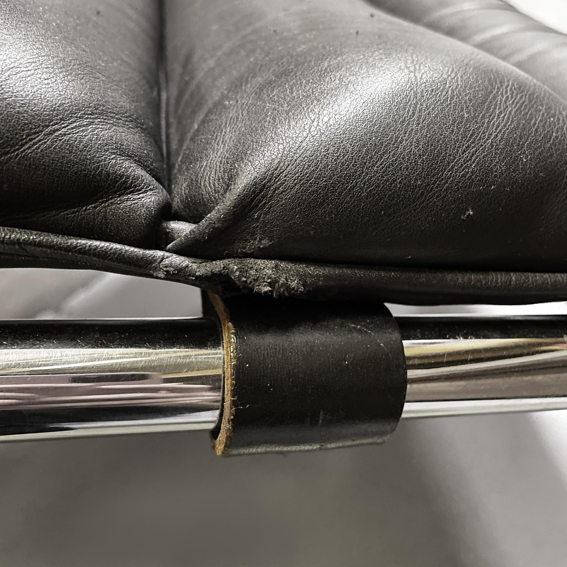 Chaise longue moderna americana de cuero negro de Mies Van Der Rohe para Knoll años 70 en venta 9
