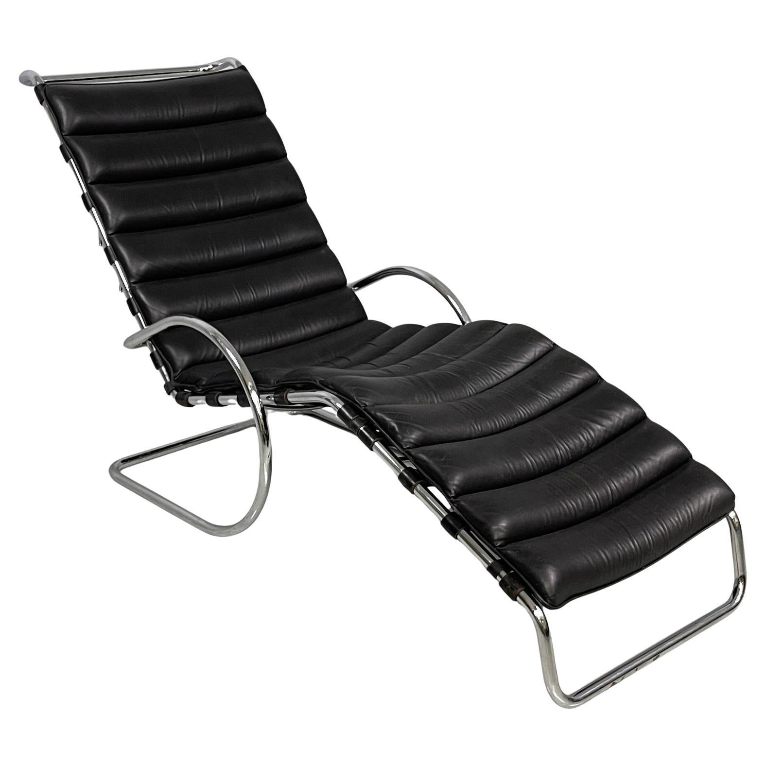 Chaise longue moderna americana de cuero negro de Mies Van Der Rohe para Knoll años 70 en venta