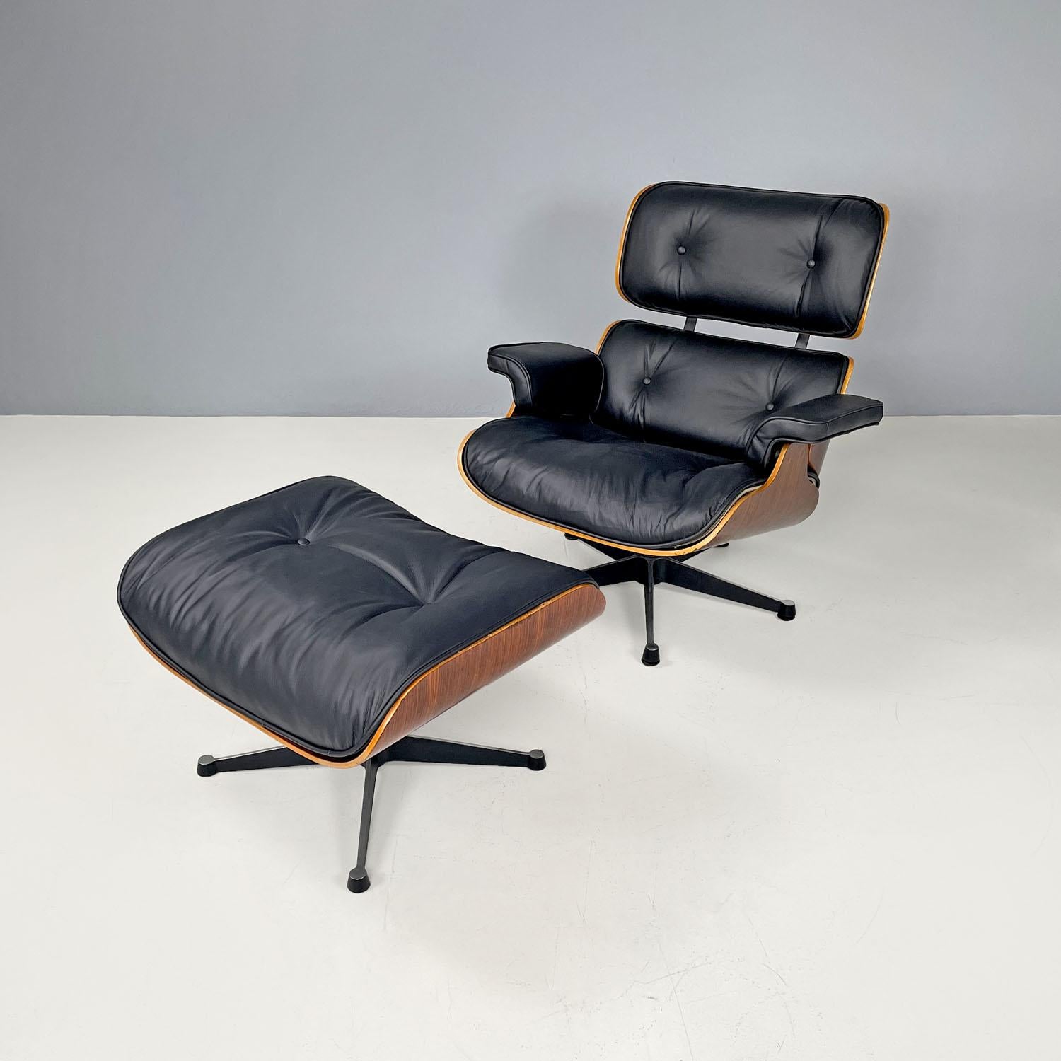 Moderner amerikanischer Loungesessel aus schwarzem Leder 670 671 von Eames für Miller, 1970er Jahre
Set aus Sessel und Ottomane Mod. 670 und 671 mit Holzkorpus. Der Sessel besteht aus einem quadratischen Sitz und einer Rückenlehne mit abgerundeten