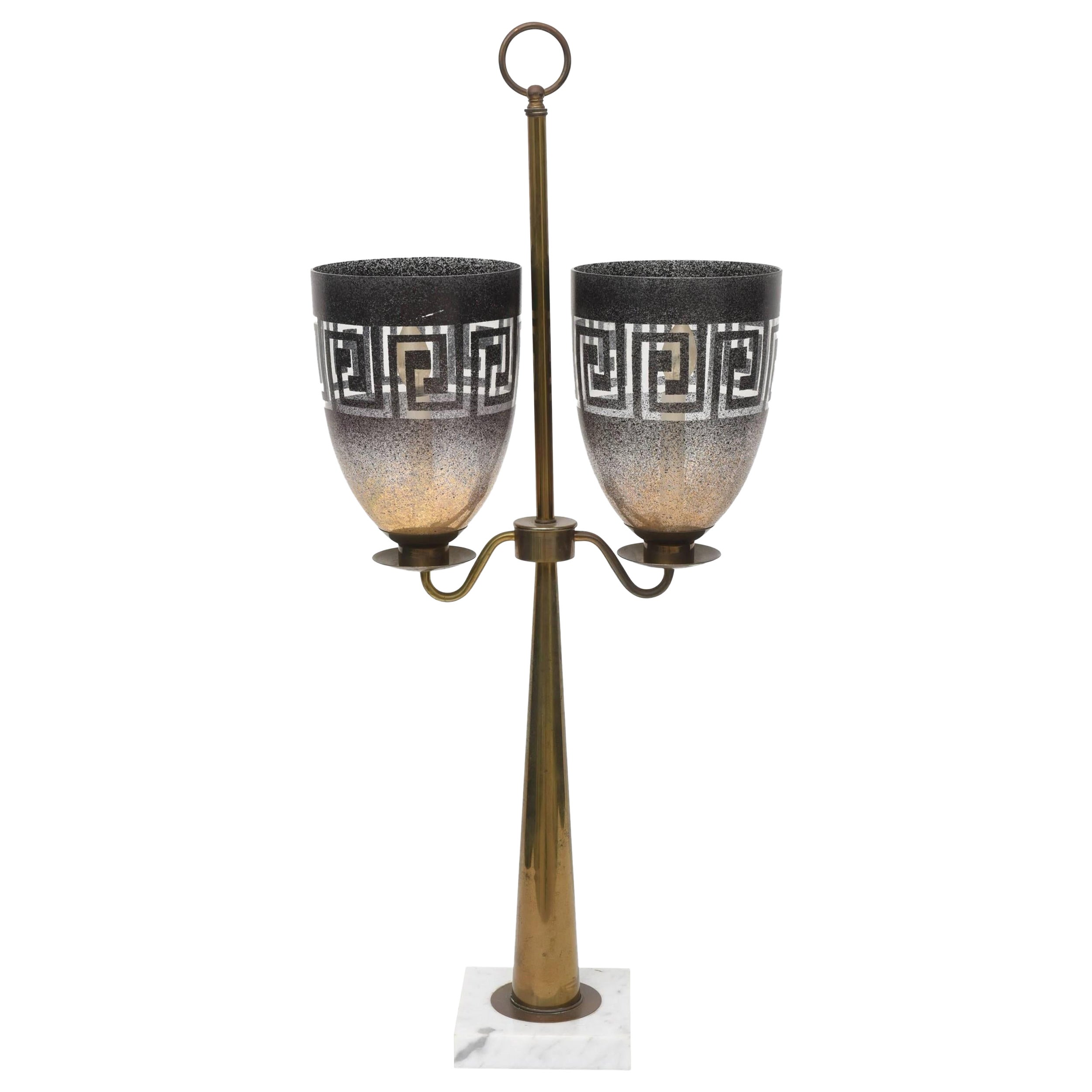 Lampe moderne américaine en laiton, verre et marbre, style Tommi Parzinger