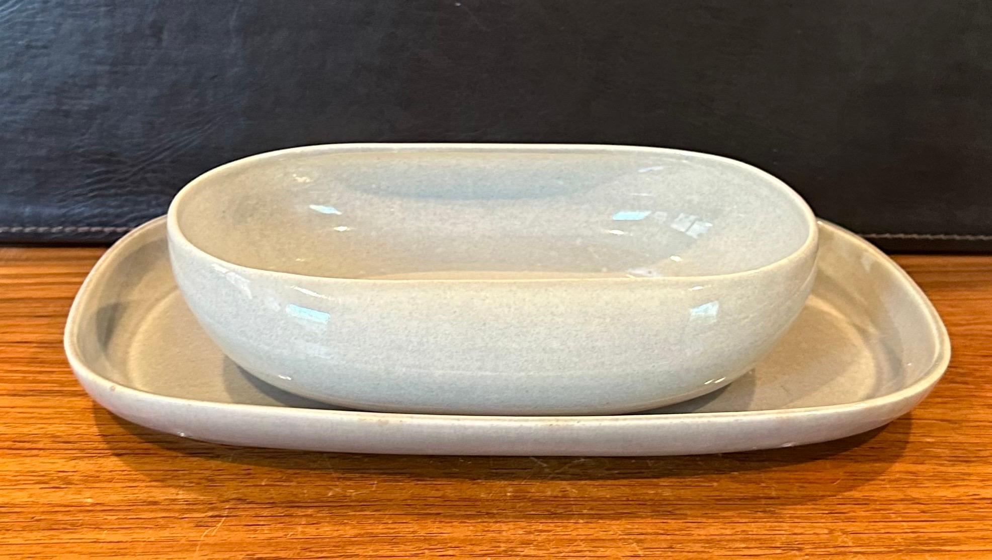 American Modern Ceramic Bowl and Tray by Russel Wright for Steubenville Pottery For Sale 7