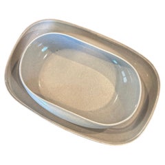 Ciotola e vassoio in ceramica moderna americana di Russel Wright per Steubenville Pottery