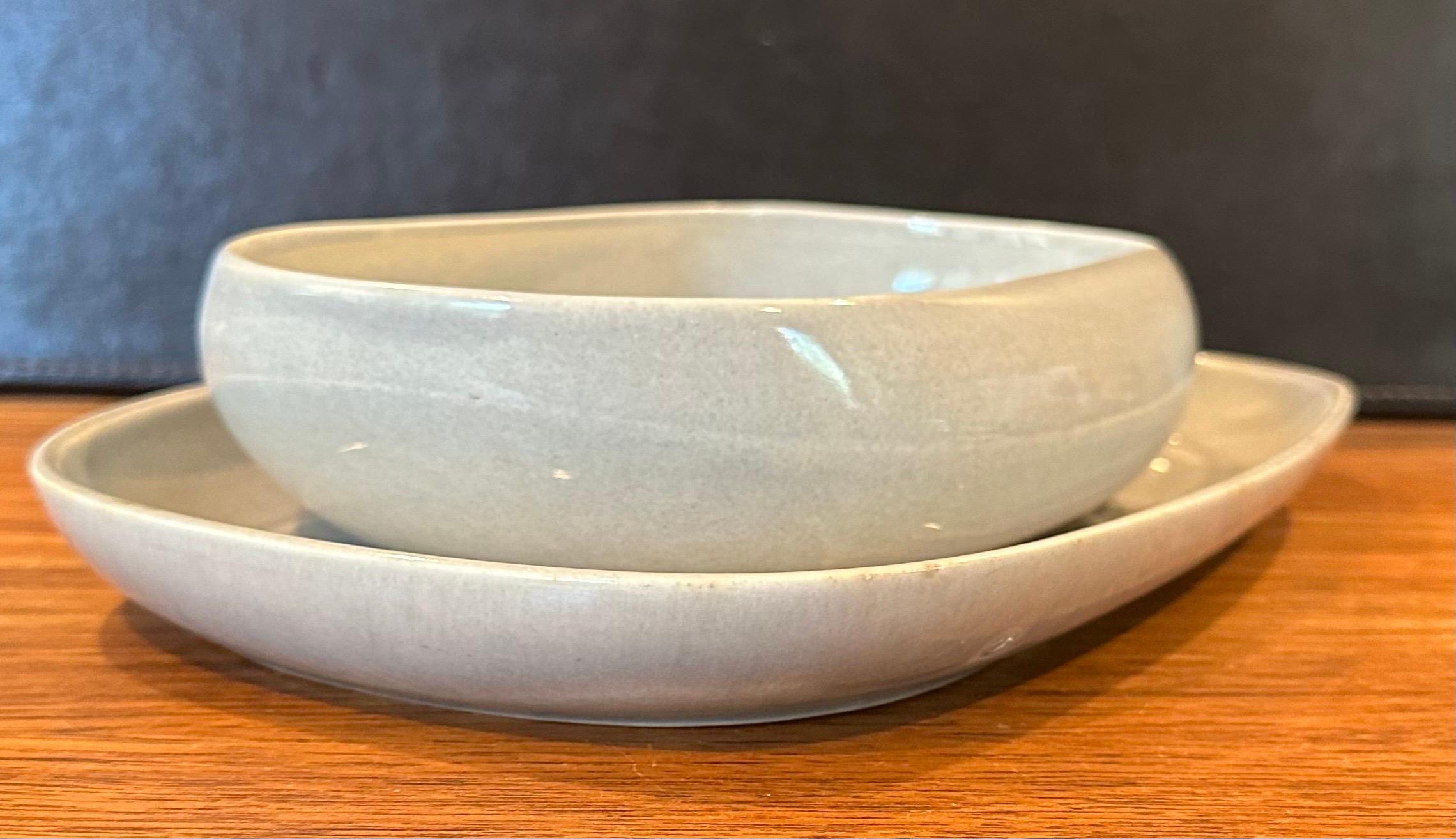 Earthenware American Modern Ceramic Bowl and Tray by Russel Wright for Steubenville Pottery For Sale