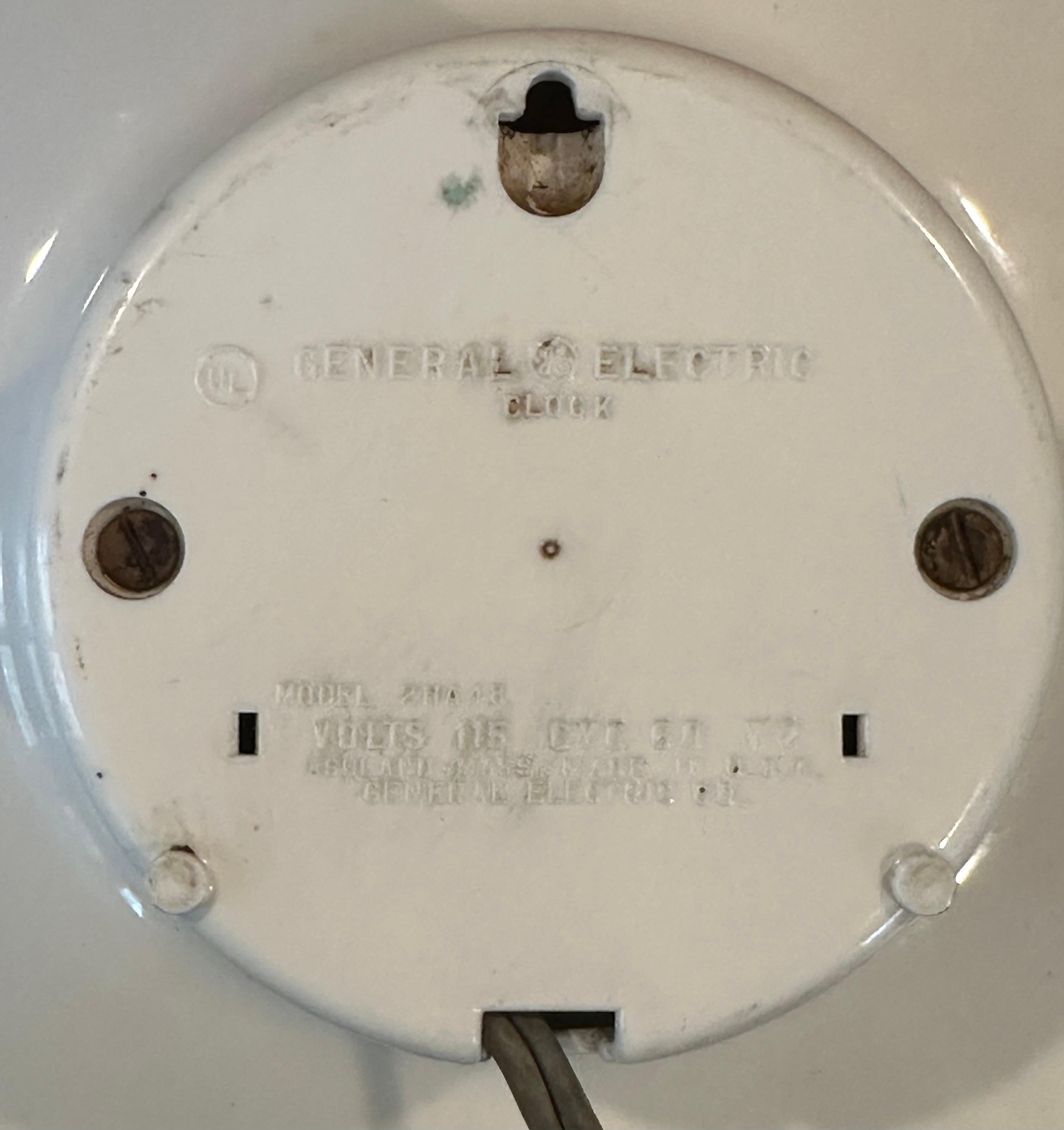 American Modern Ceramic Wall Clock by Russel Wright for General Electric 3