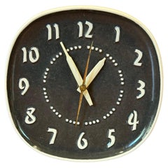 Reloj de pared de cerámica moderno americano de Russel Wright para General Electric