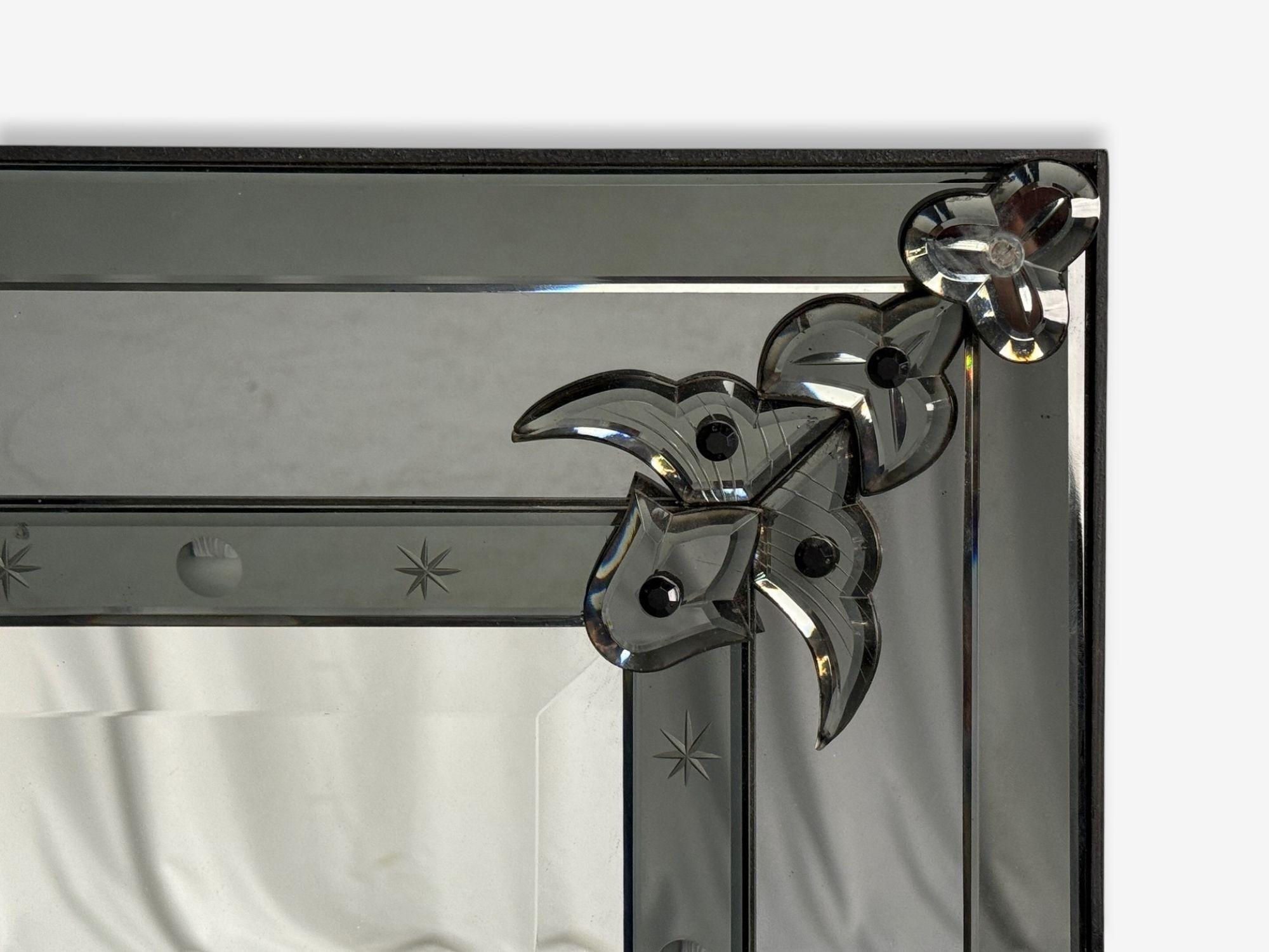 Mid-Century Modern Miroir d'ombrage gris en verre gravé, américain moderne, États-Unis, années 1980 en vente