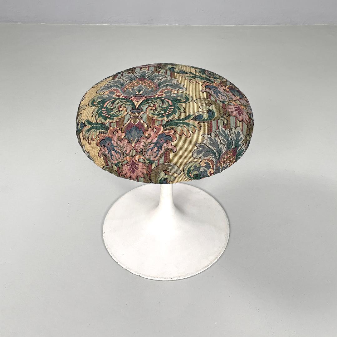Sgabello rotondo moderno americano in tessuto floreale Tulip di Eero Saarinen per Knoll anni '70 In condizioni discrete in vendita a MIlano, IT