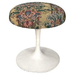 Amerikanischer moderner runder Hocker aus Blumenstoff Tulpe von Eero Saarinen für Knoll, 1970er Jahre