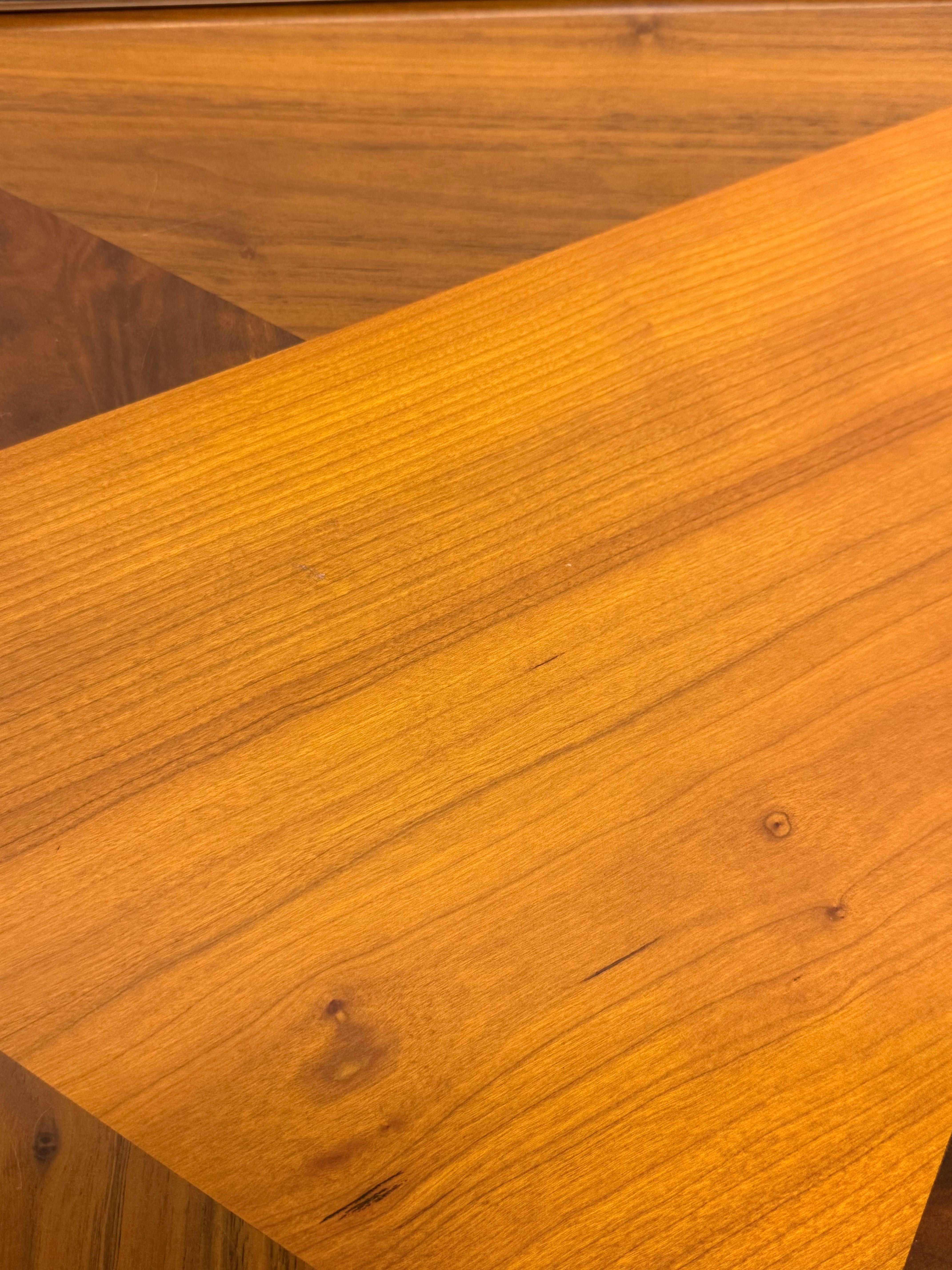 Vassoio da portata moderno americano in legno intarsiato lavorato a mano, anni '80 in vendita 5