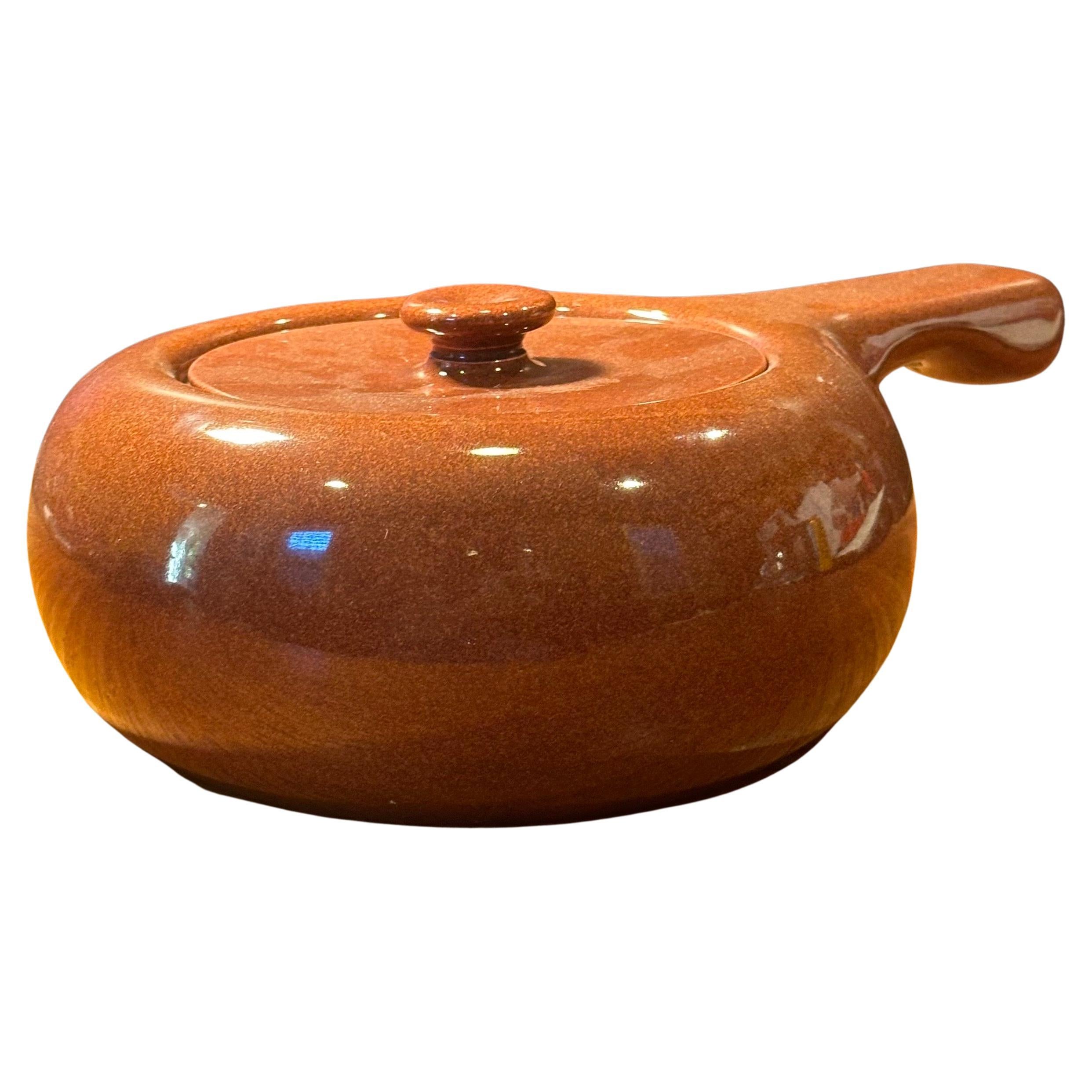 Cacerola con asa American Modern en albaricoque maduro by Russel Wright Stubenville Moderno de mediados de siglo en venta