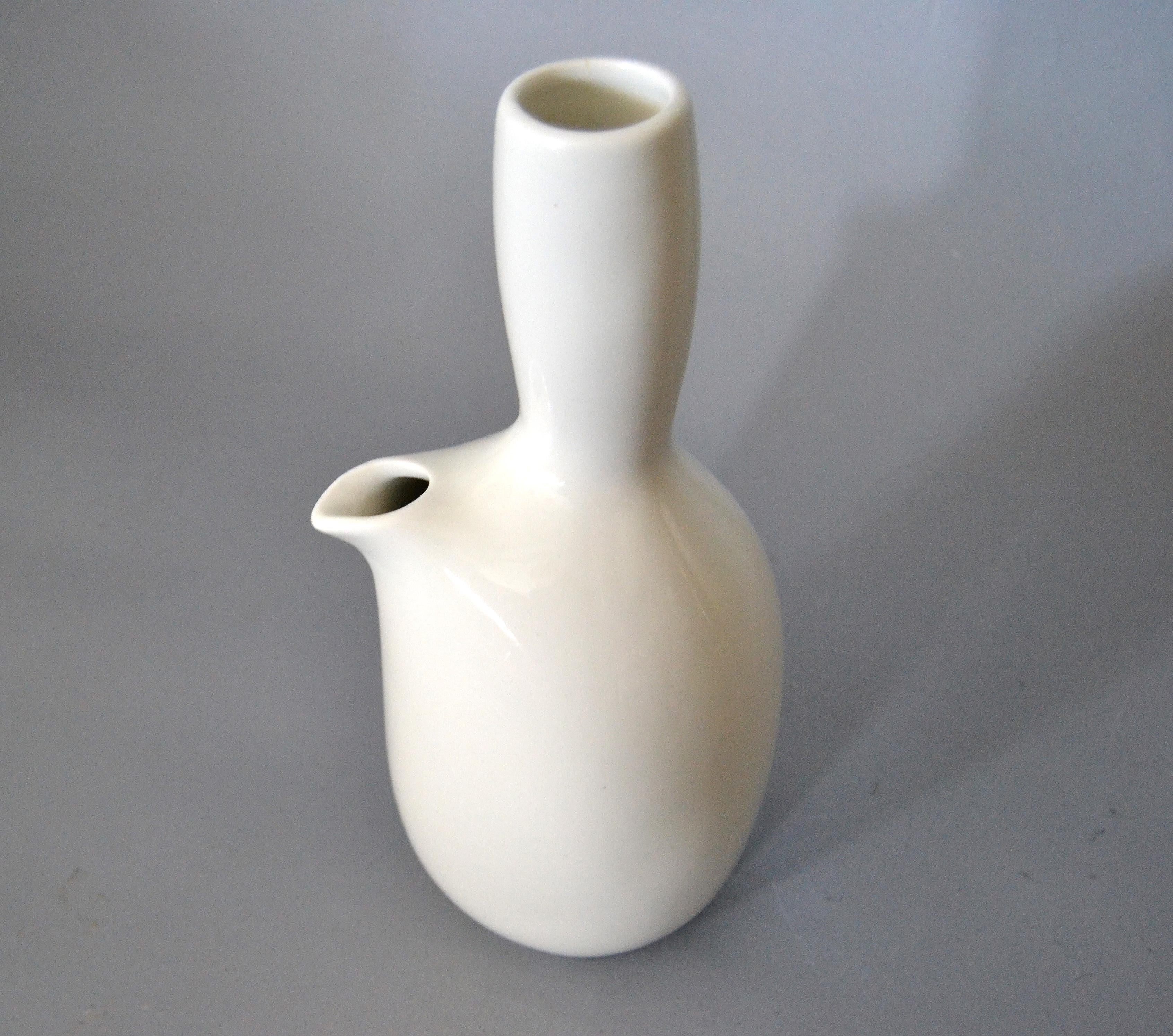 American Craftsman American Modern Iroquois White Porcelain Carafe Russel Wright for Bauer Pottery