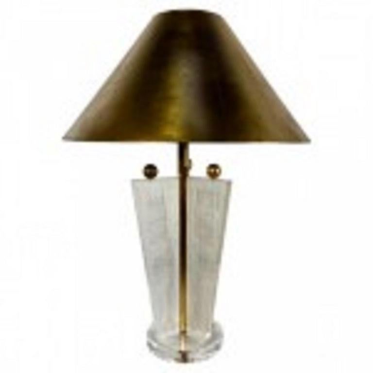 Amerikanische moderne Tischlampe aus Lucite und Blattgold/ Blattgold mit Blattgold-Schirm, Van Teal (Moderne der Mitte des Jahrhunderts) im Angebot