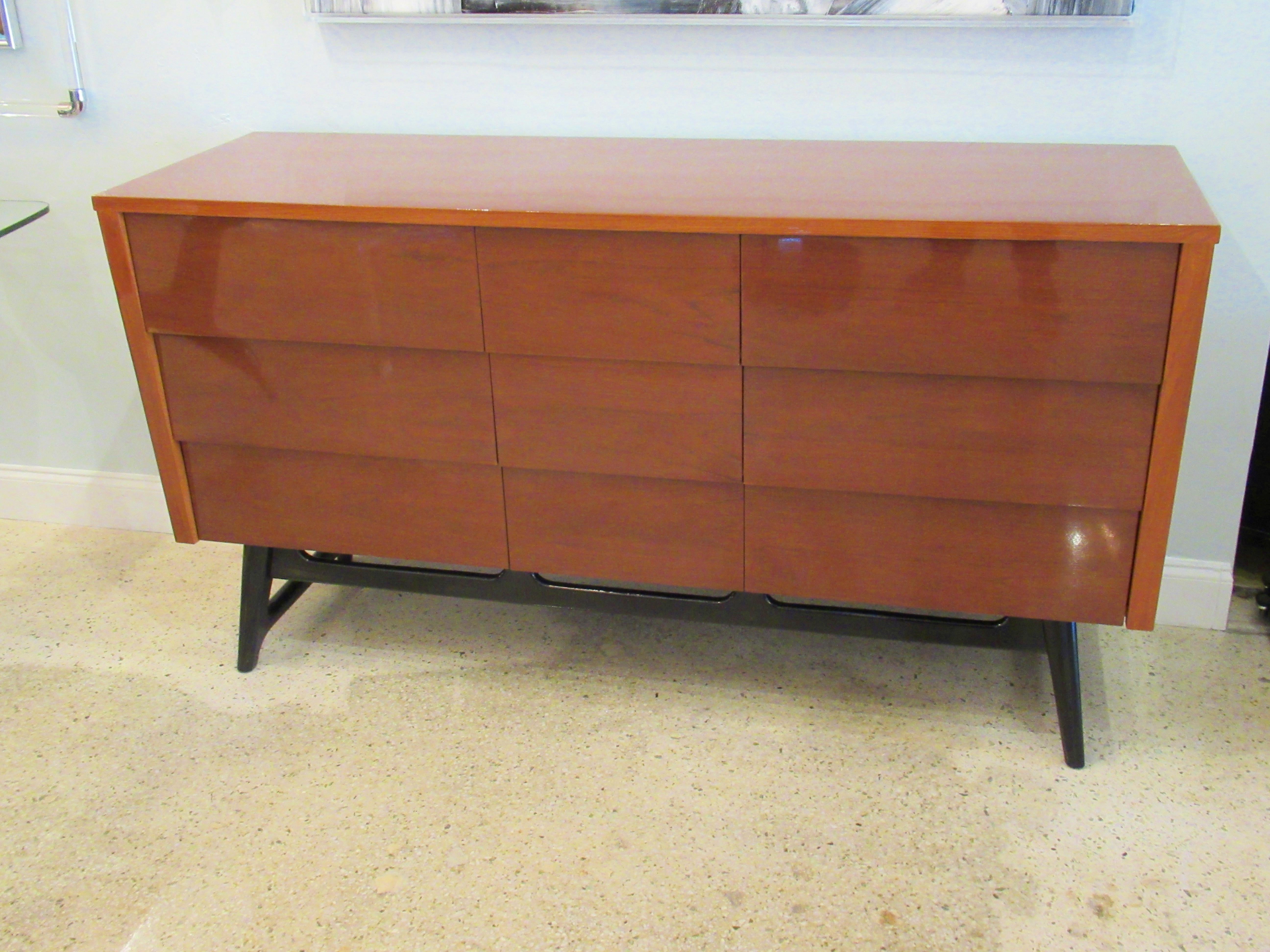 American Modern Mahogany and Ebonized Nine Drawer Chest In Good Condition For Sale In Hollywood, FL