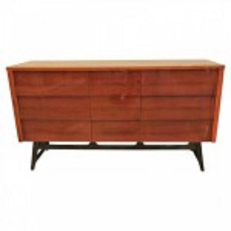 Mid-Century Modern Coffre à neuf tiroirs en acajou et ébène The Moderns en vente