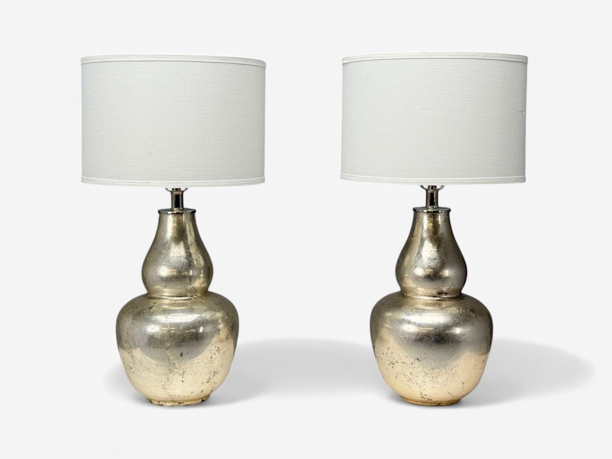 Lampade da tavolo moderne americane, vetro al mercurio, Fabrice, USA, anni '50

Coppia di lampade da tavolo in vetro al mercurio progettate e prodotte negli Stati Uniti a metà del XX secolo.

Vetro al mercurio, Fabrice; USA, anni '50 ca.

Venduto