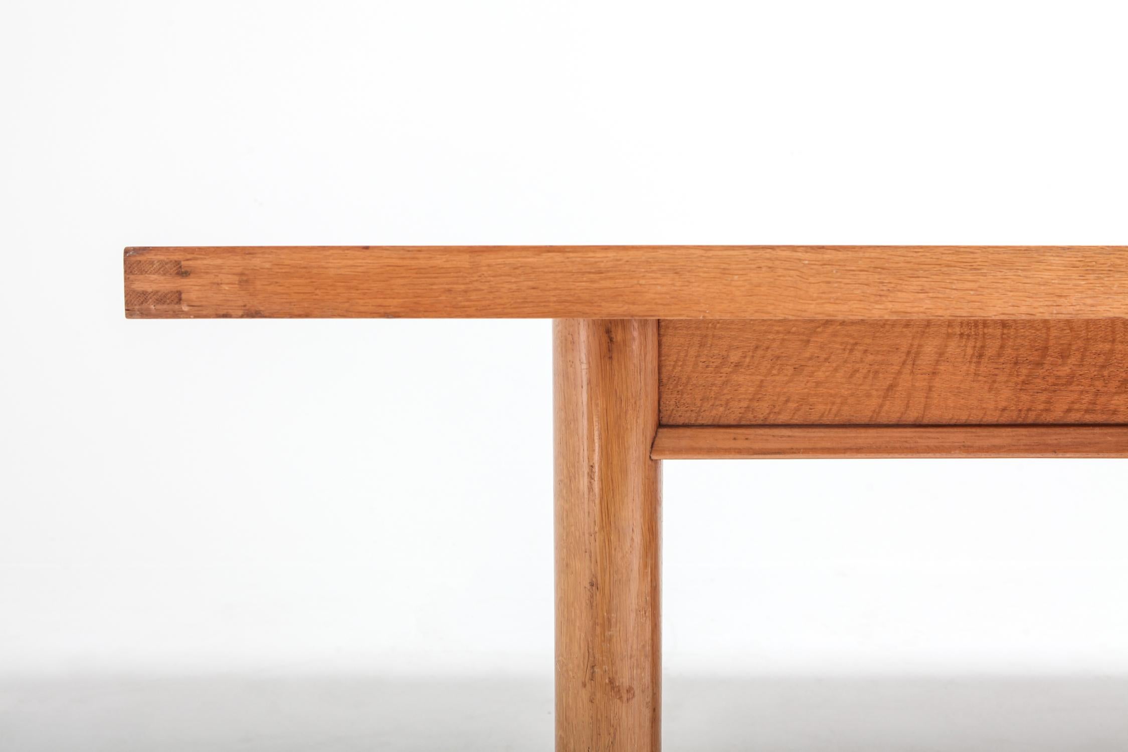 Laminate American Modern Oak Dining Table with Saber Legs by Robsjohn-Gibbings