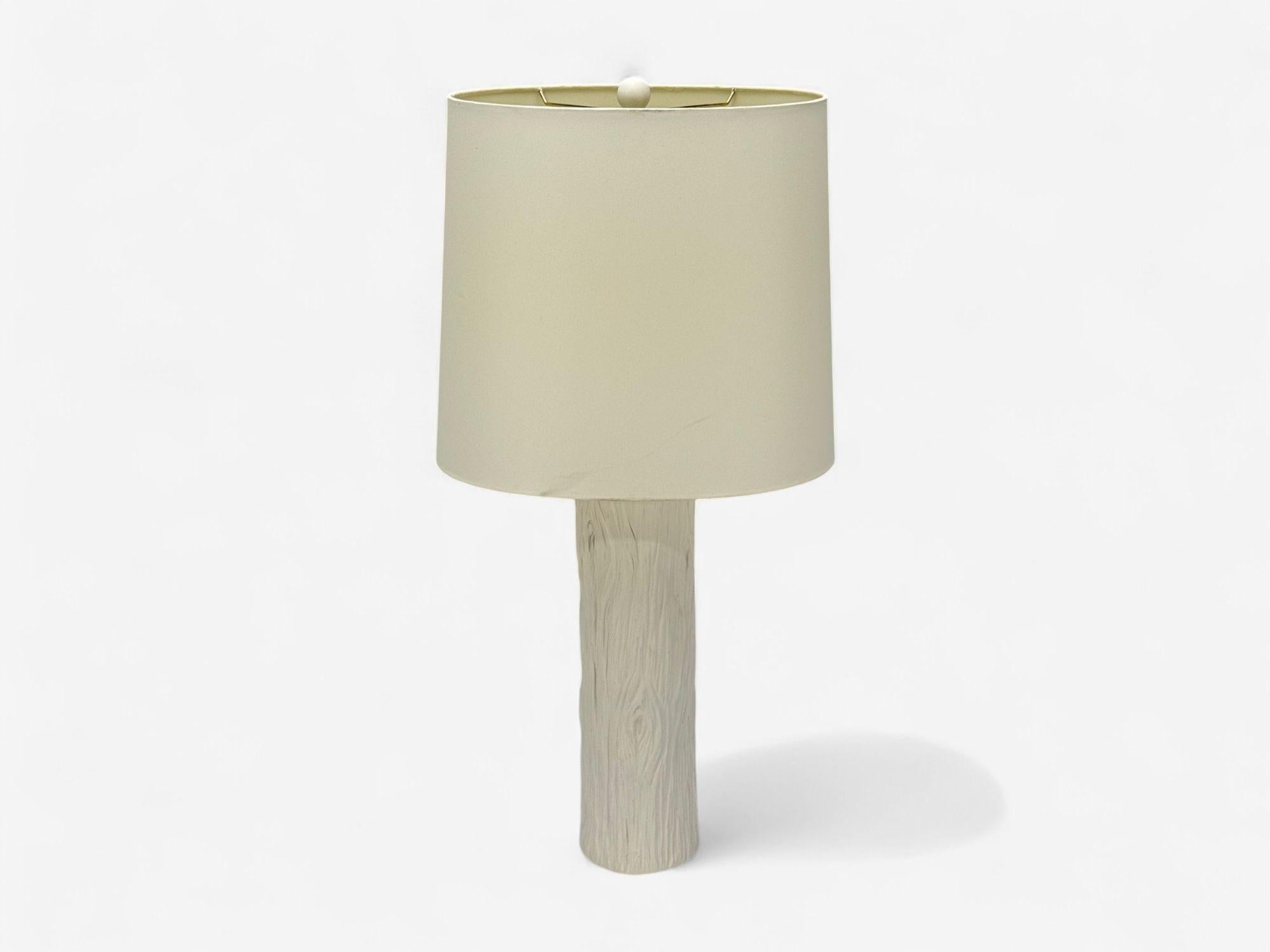 Mid-Century Modern Lampe de table moderne américaine, en plâtre et en faux bois, États-Unis, années 1970 en vente